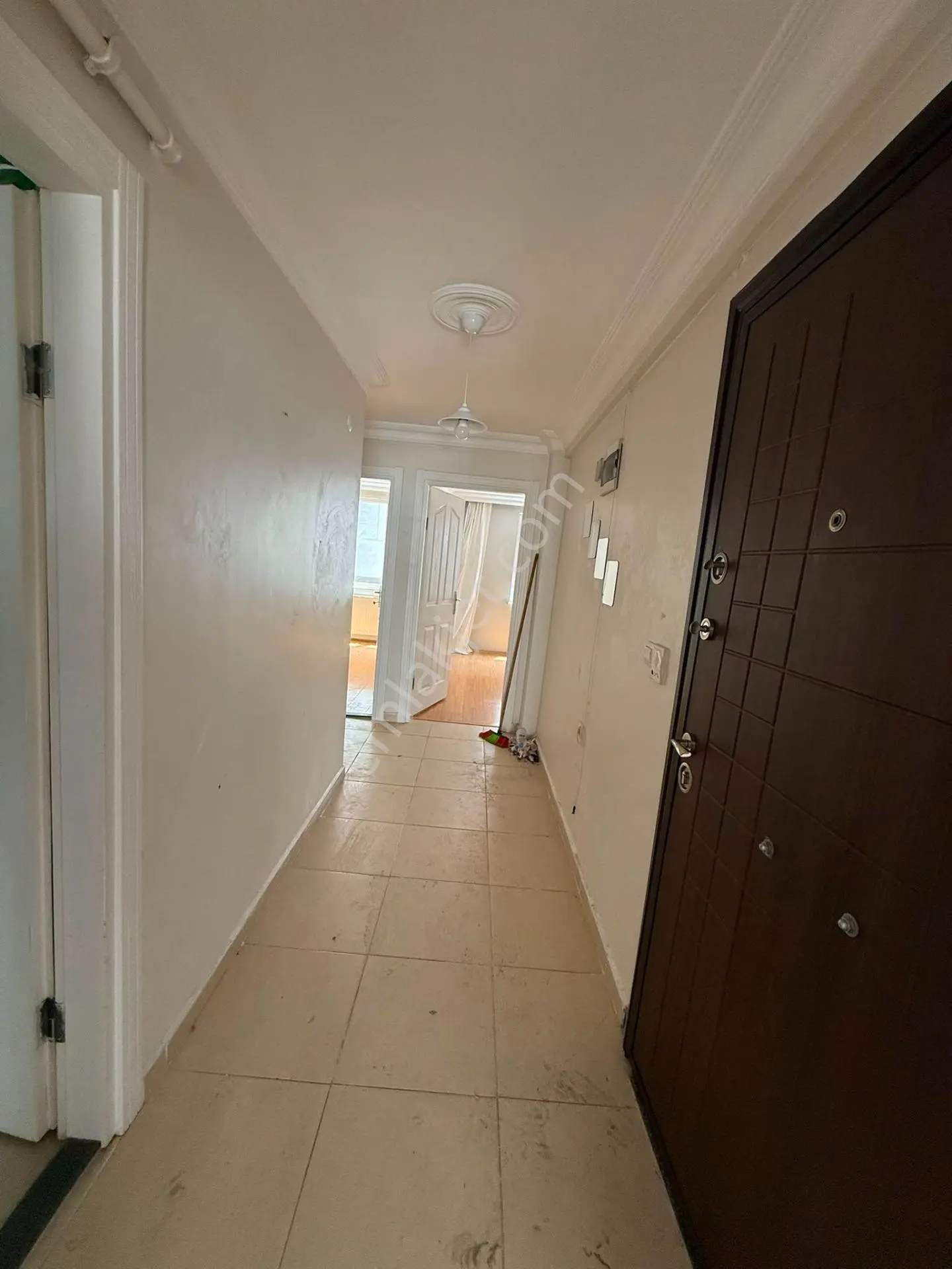 Cerrahpaşa Emlaktan Turgut Özal Mahallesi 2+1 Metrobüse Yakın Kiralık Daire - Görsel 3