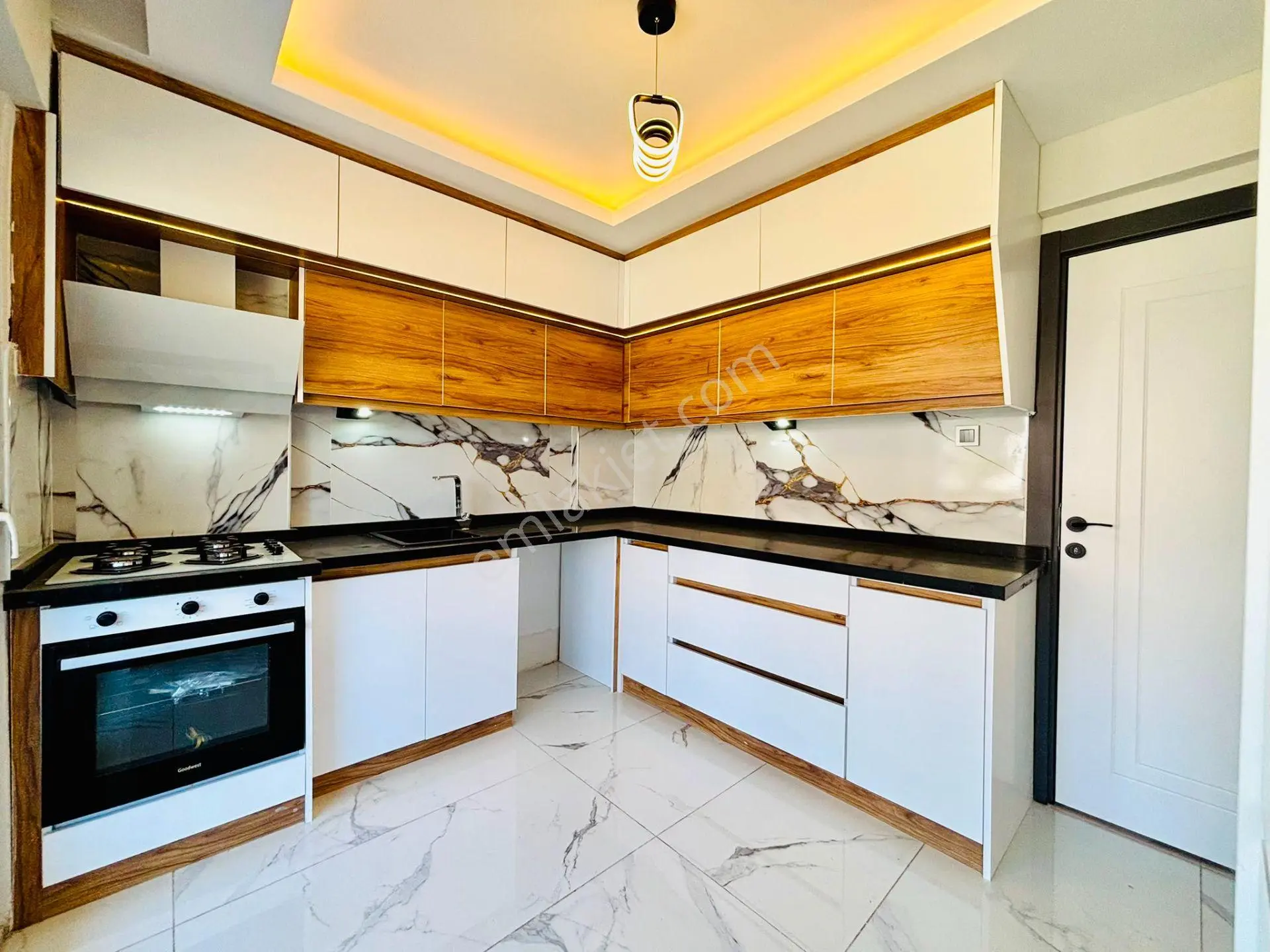 Yükselden Altınkumda Ebeveyn Banyolu Satılık Ultra Lüx 3+1 Daire