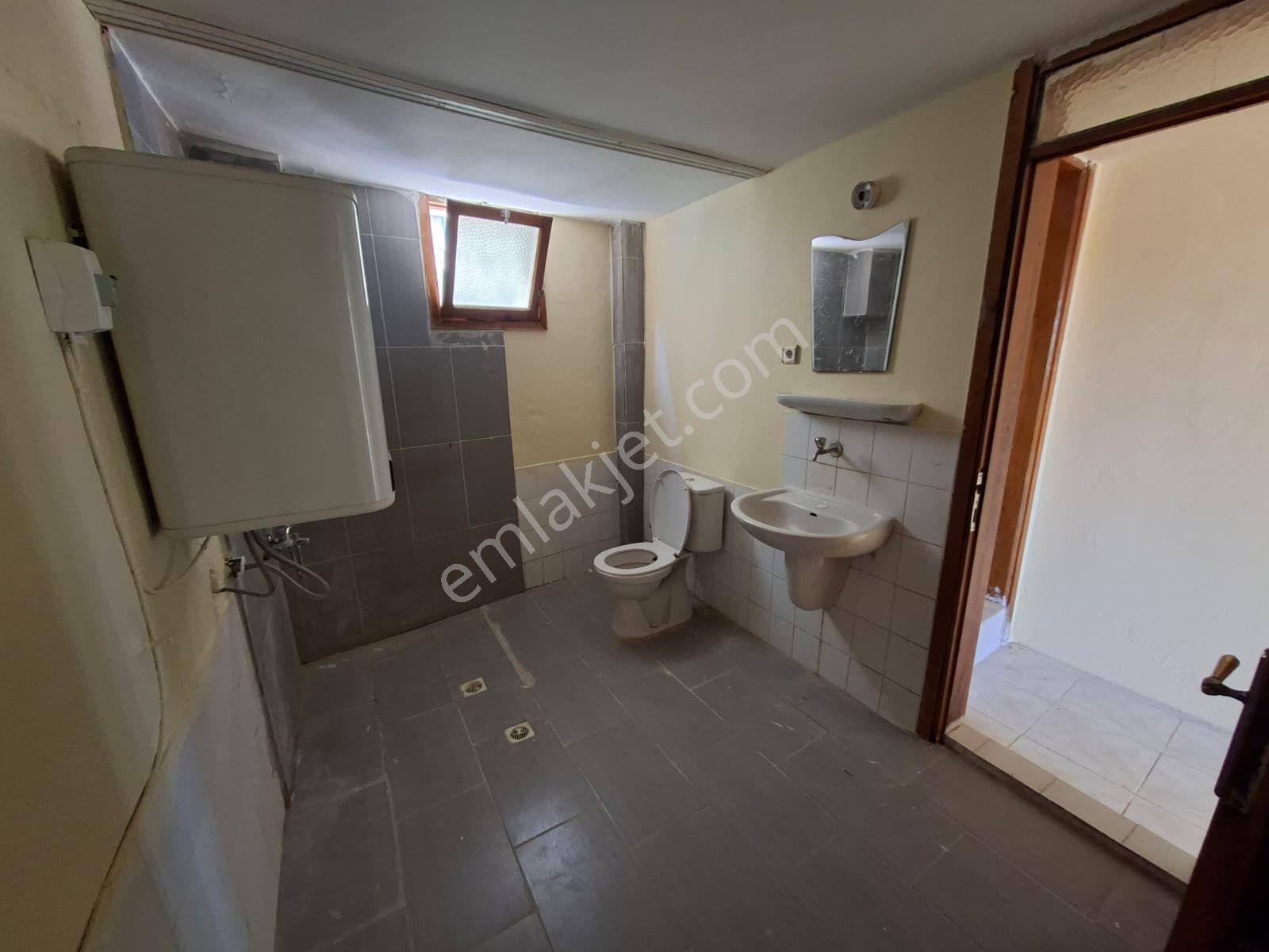 Narlıderede Kiralık Daire 3+1 140 M² Kısmen Deniz Manzaralı - Görsel 9