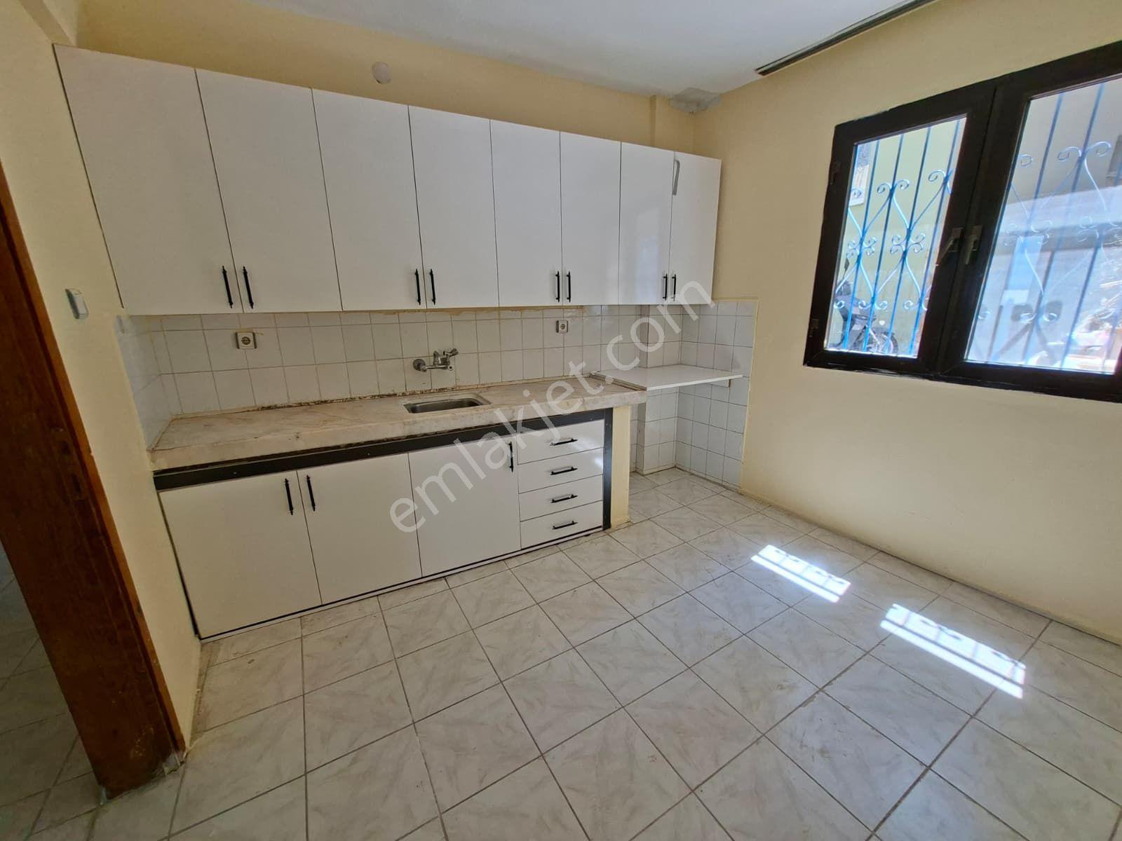 Narlıderede Kiralık Daire 3+1 140 M² Kısmen Deniz Manzaralı - Görsel 17