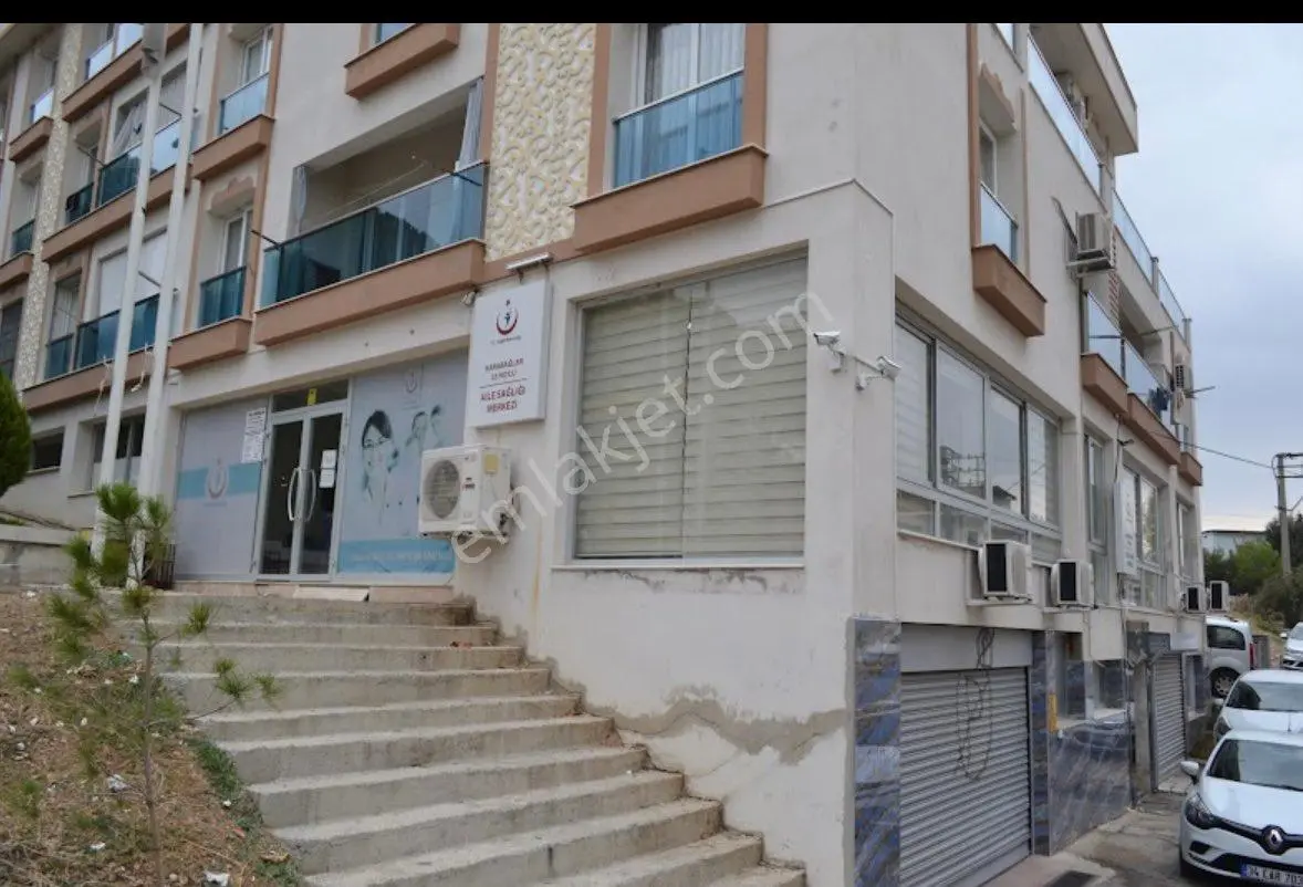 Karabağlar Peker Mah Yatırımlık 500 M² Geniş Dükkan