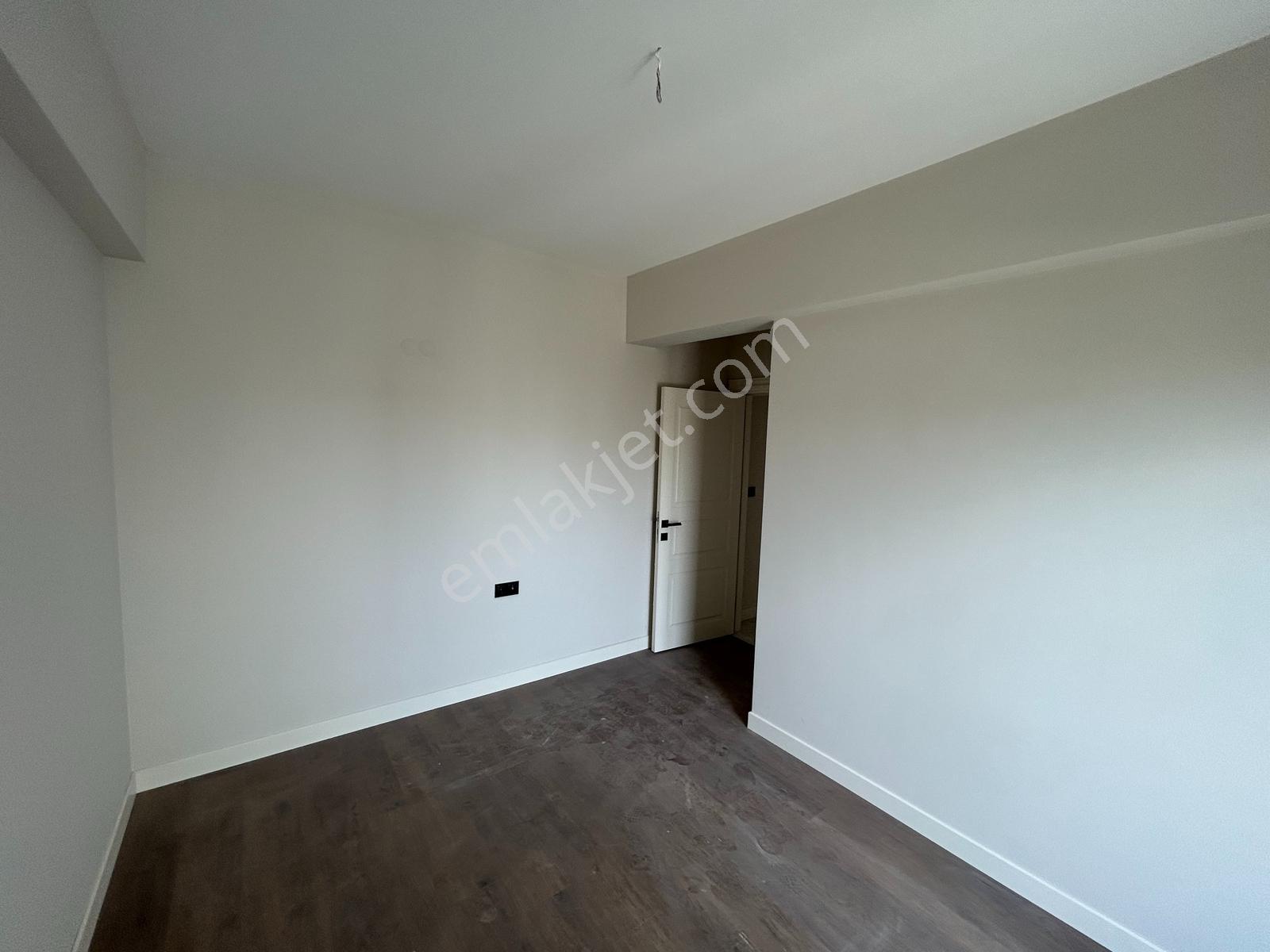 Cumhuriyet Mahallesi Nilüferhatun Caddesi Üstü 3+1 Daire - Görsel 16