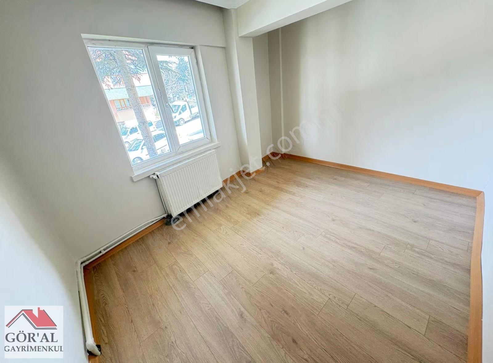 Ece Caddesi'nde Yapılı, Balkonlu 3+1 Daire - Görsel 2