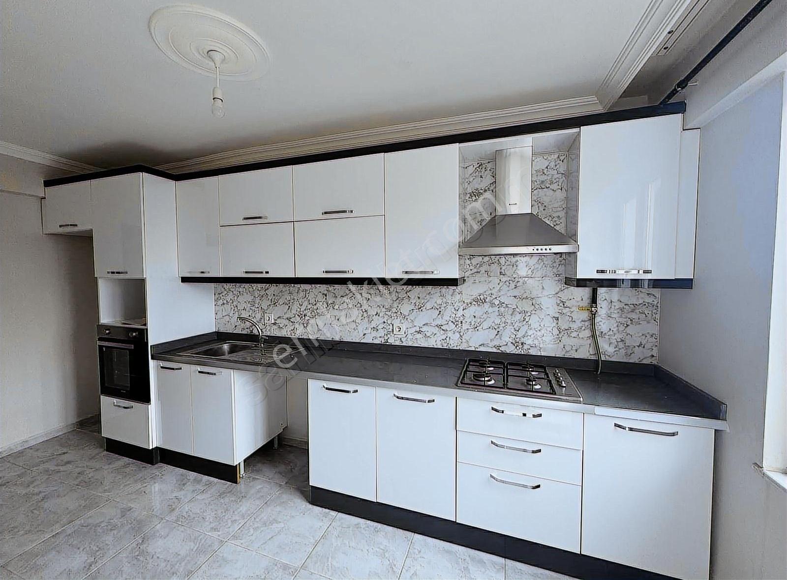 Tema Emlaktan Ortacami Mahallesi Geniş Arakat Kiralık 3+1 Daire - Görsel 4
