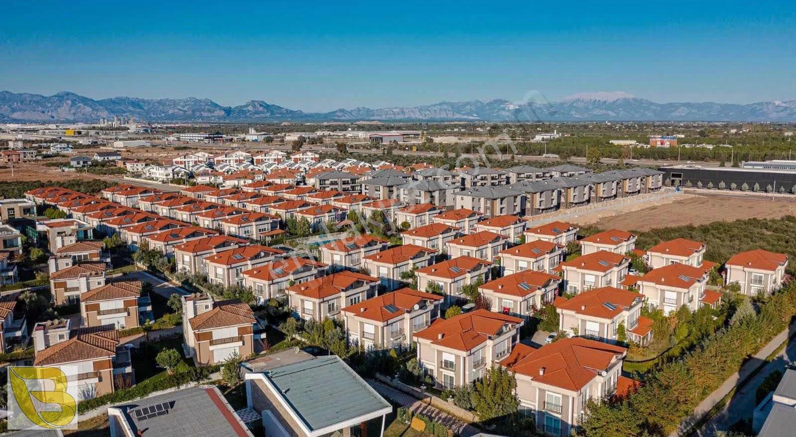 Altınkale Antasya Villaları Sitesinde Kiralık Müstakil 5+1 Villa - Görsel 9