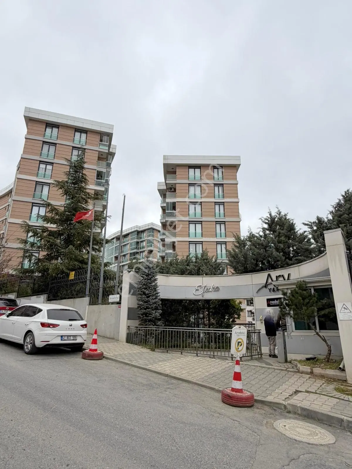 Mertcan'dan Ary Efedra Sitesi İçinde Balkonlu Geniş Ferah 2+1 - Görsel 34