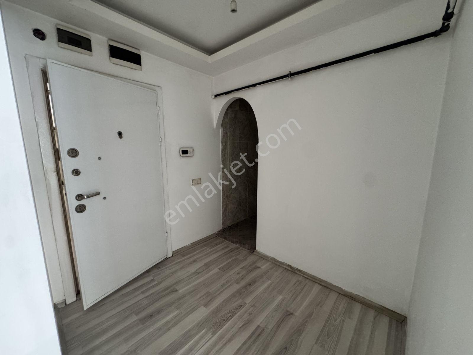 Vip'den 17. Caddede Kök Tapu Geniş Balkon Satılık 1+1 Daire - Görsel 18