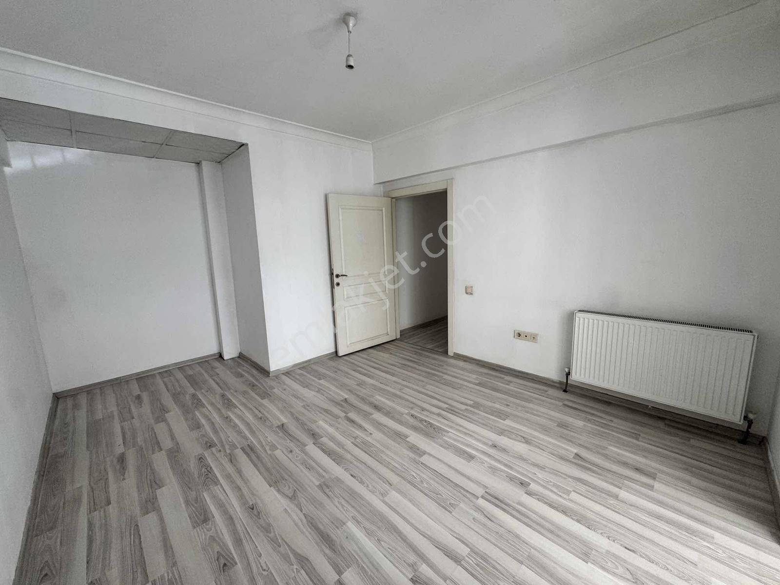Vip'den 17. Caddede Kök Tapu Geniş Balkon Satılık 1+1 Daire - Görsel 33