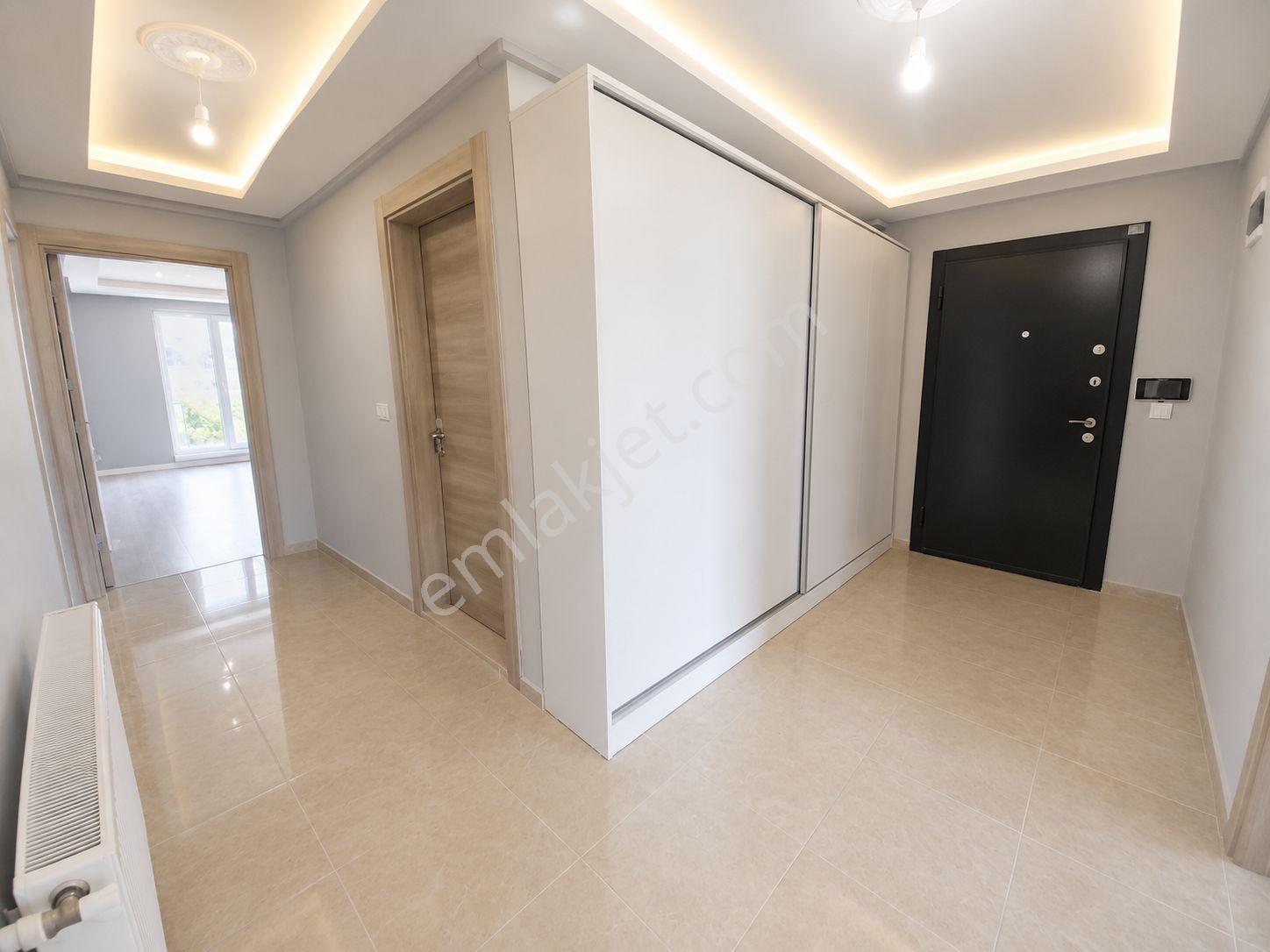 Yüksel'den Cennetayağında Site İçinde Otoparklı 3+1 Ferah Daire - Görsel 14