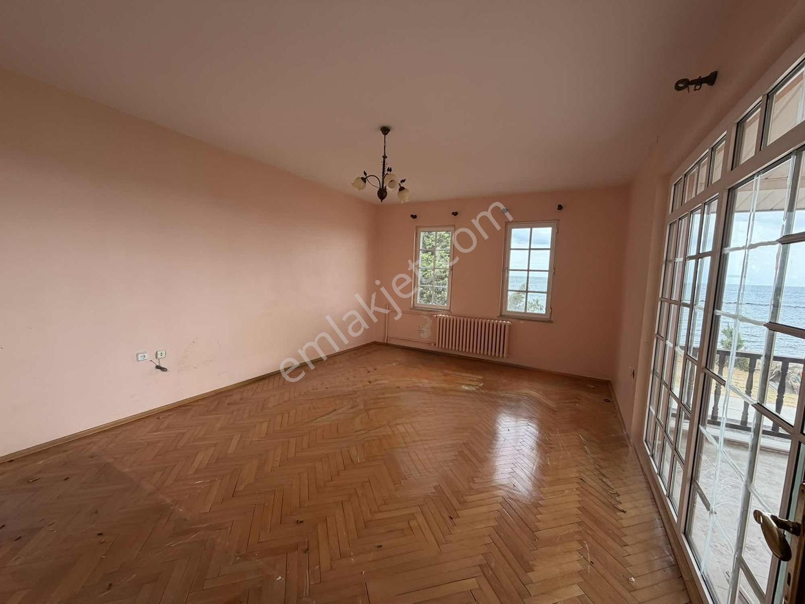 Taflan Sahilde Denize Sıfır 1.046 M² 5+1 Villa Ve Arsası - Görsel 7