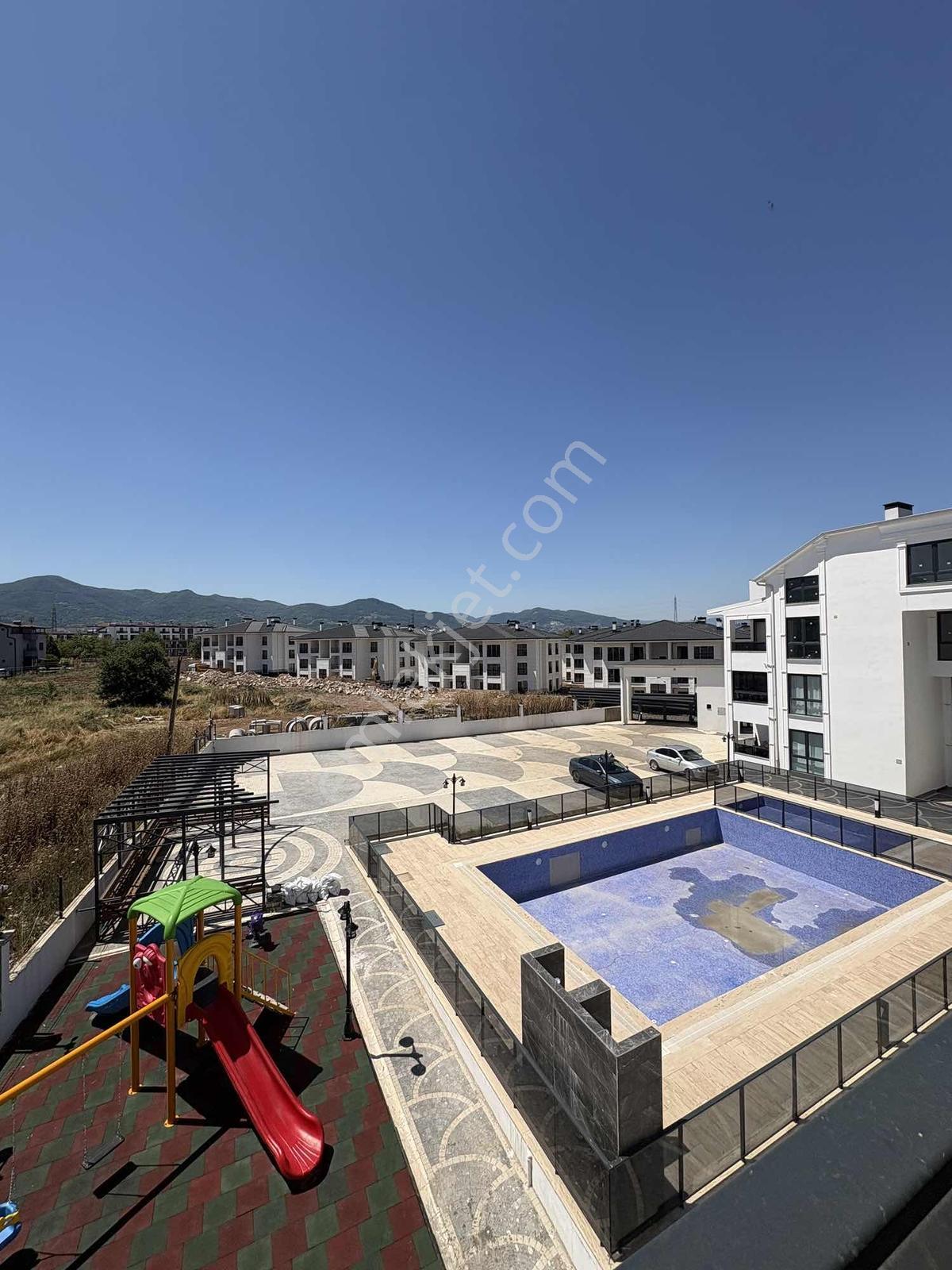 Kartepe Fsm De Havuzlu Güvenlikli Site İçinde 140 M2 3+1 Daire - Görsel 20
