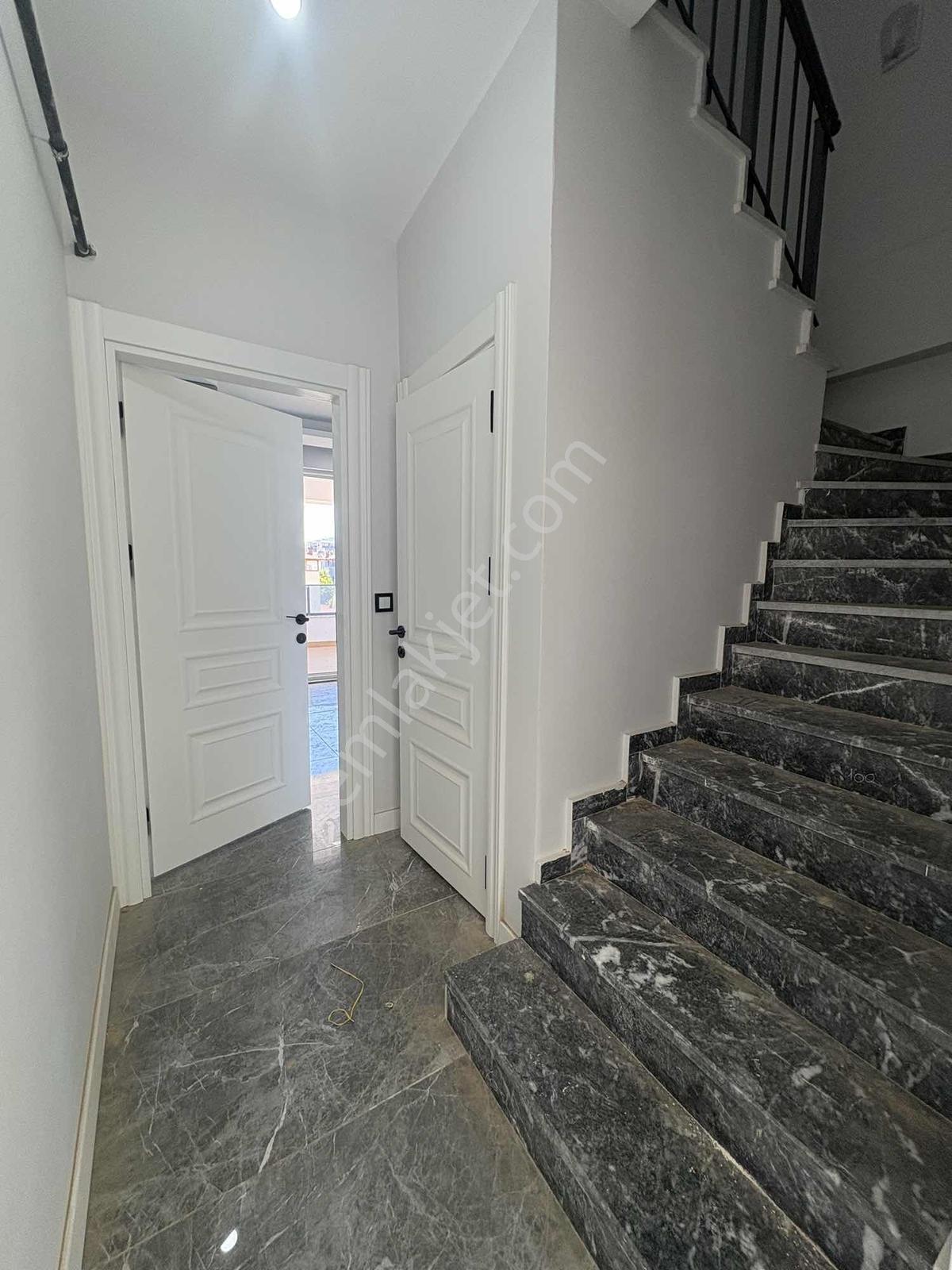 Kartepe Fsm De Havuzlu Güvenlikli Site İçinde 140 M2 3+1 Daire - Görsel 23
