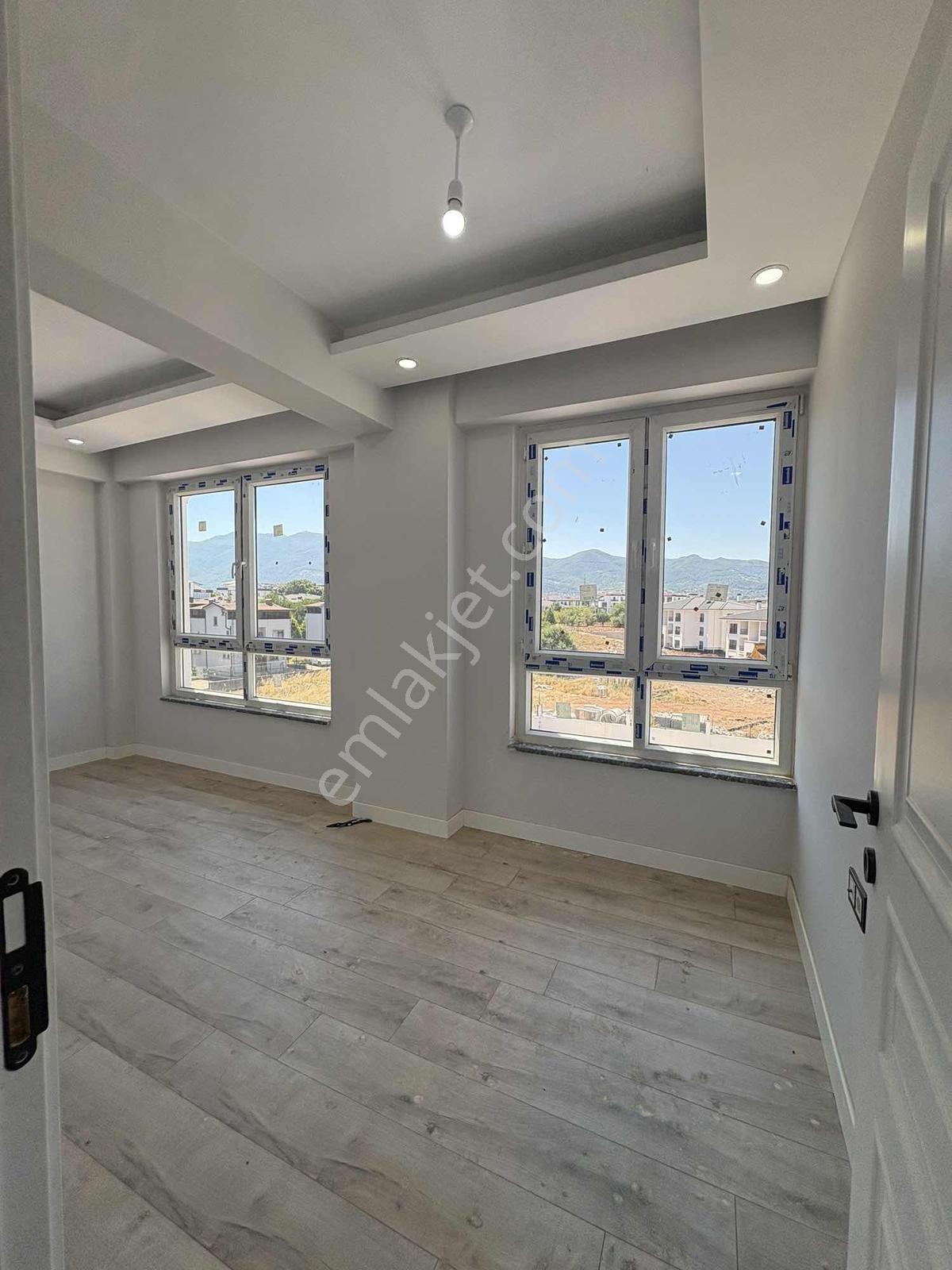 Kartepe Fsm De Havuzlu Güvenlikli Site İçinde 140 M2 3+1 Daire - Görsel 16