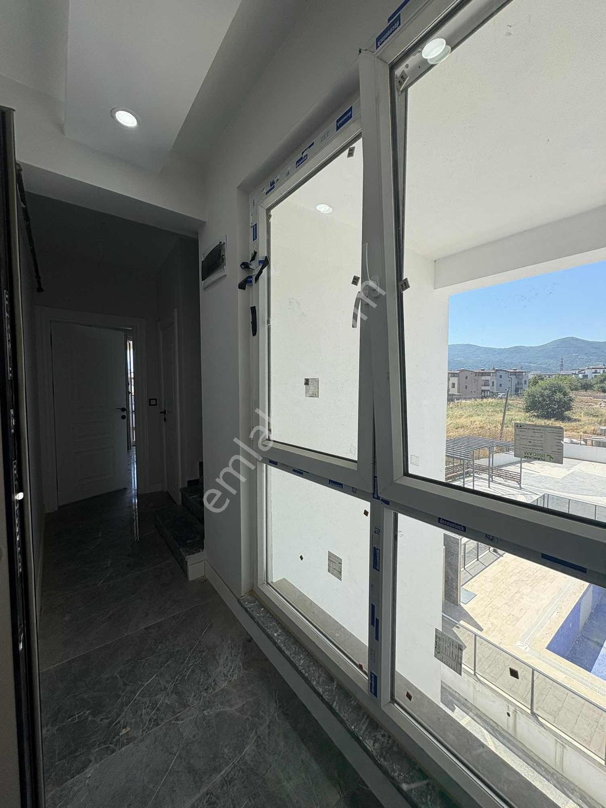 Kartepe Fsm De Havuzlu Güvenlikli Site İçinde 140 M2 3+1 Daire - Görsel 3