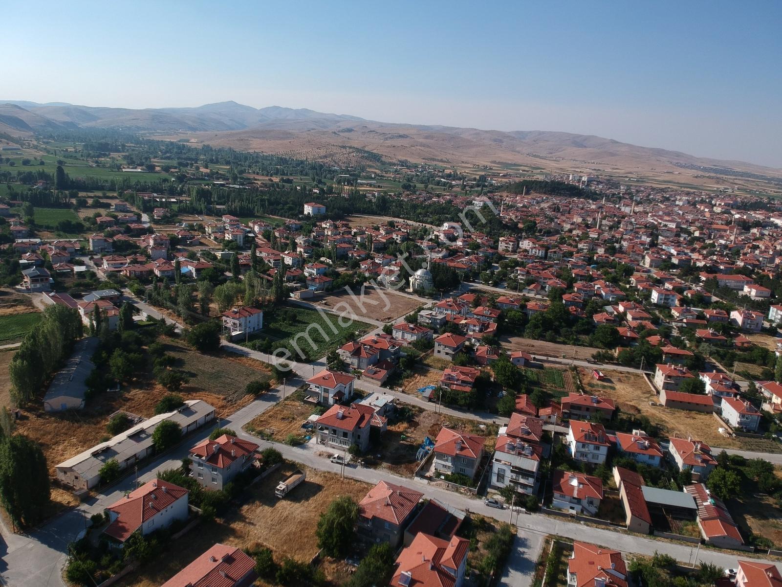 İlbey // Şuhut "zafer" Mahallesinde Satılık 501 M ² Köşe Arsa - Görsel 12