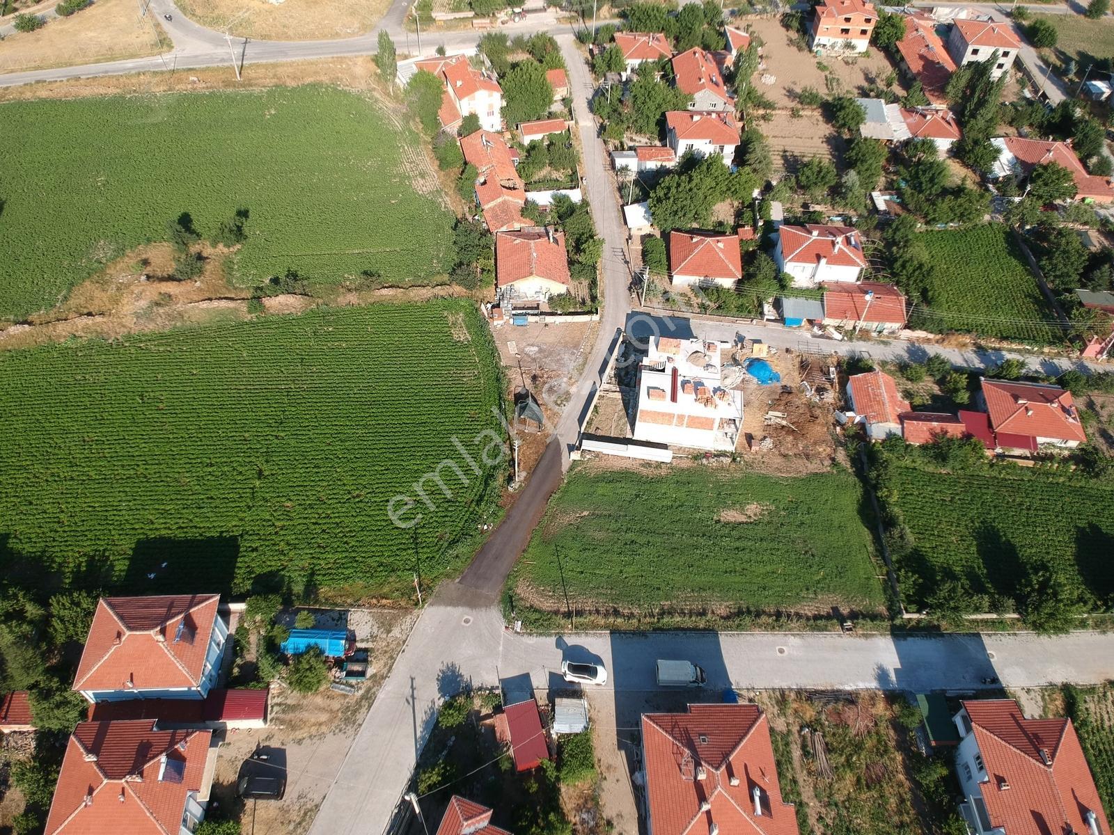 İlbey // Şuhut "zafer" Mahallesinde Satılık 501 M ² Köşe Arsa - Görsel 18