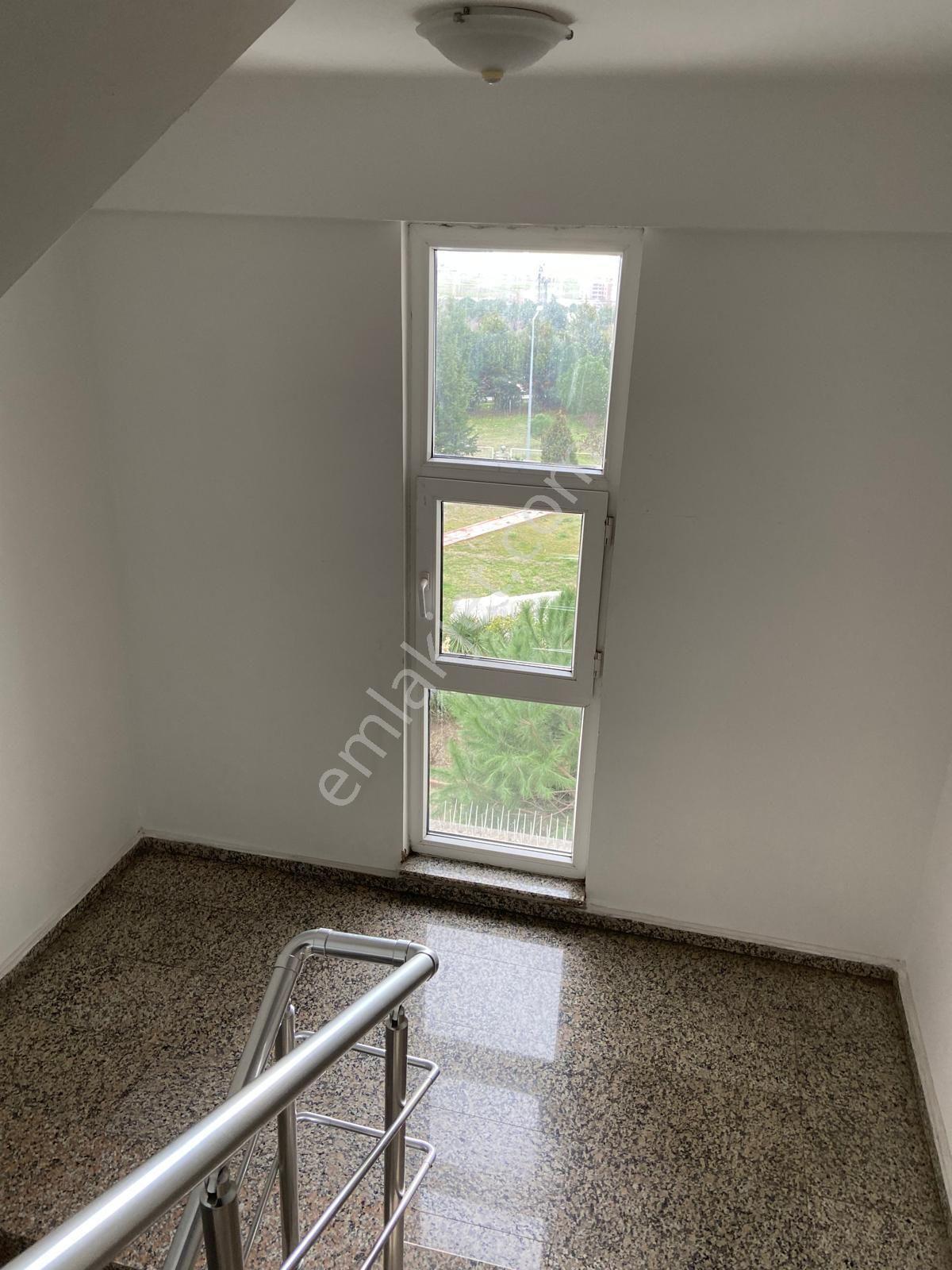 Soho Evleri'nde 4+1 Muhteşem Manzaralı 185 M² Kiralık Daire - Görsel 31