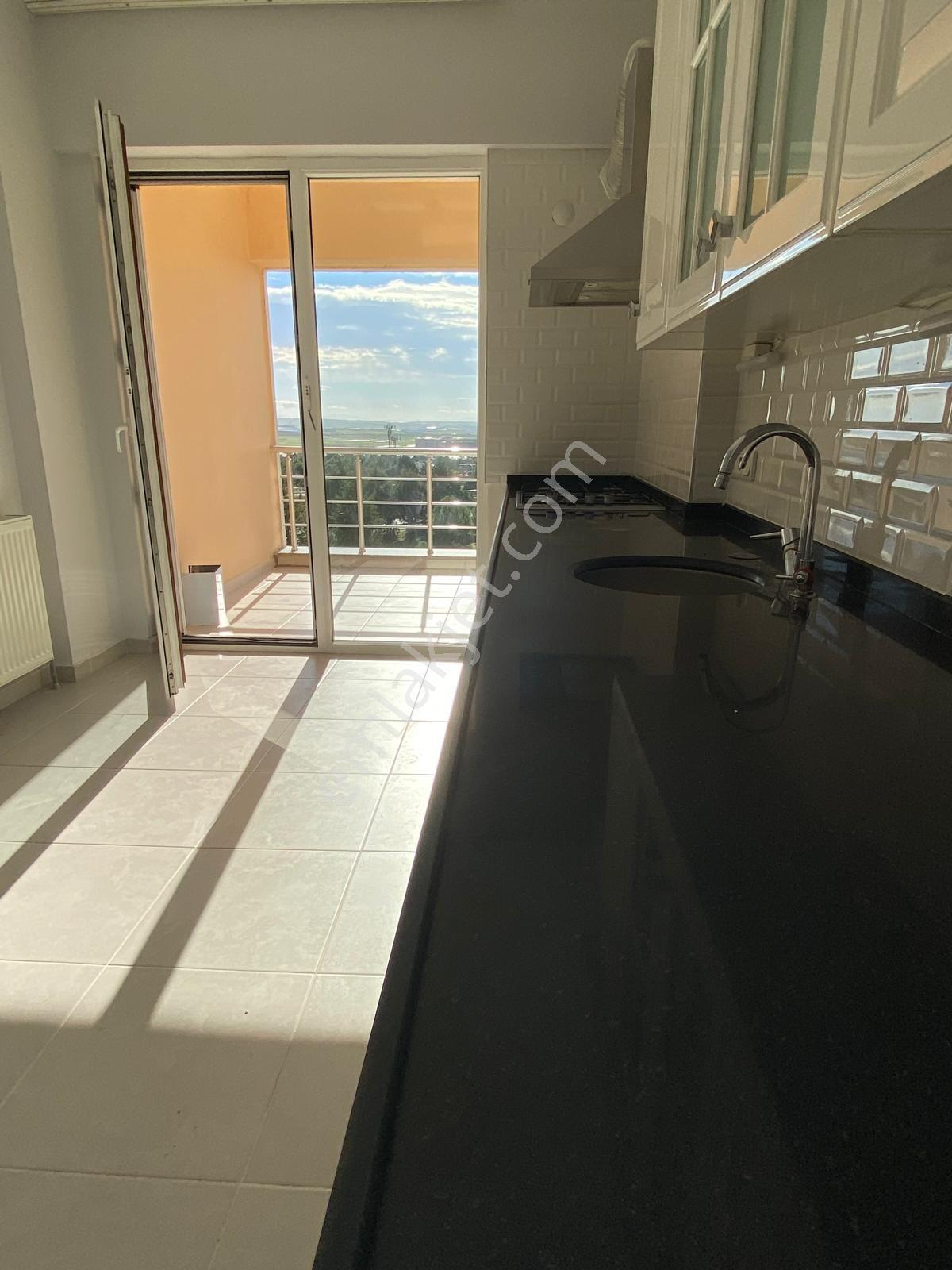 Soho Evleri'nde 4+1 Muhteşem Manzaralı 185 M² Kiralık Daire - Görsel 2