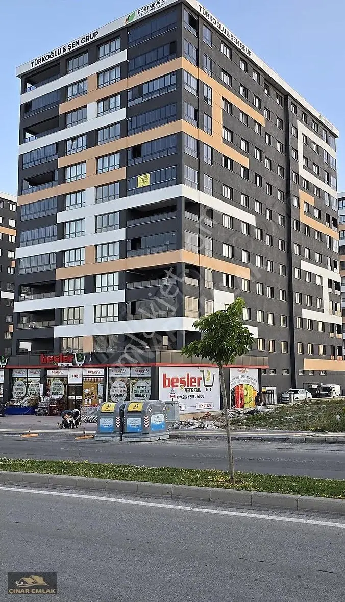 Dört Mevsim Ela Konutlarında Cadde Cepheli Satılık 4+1 Daire - Görsel 3