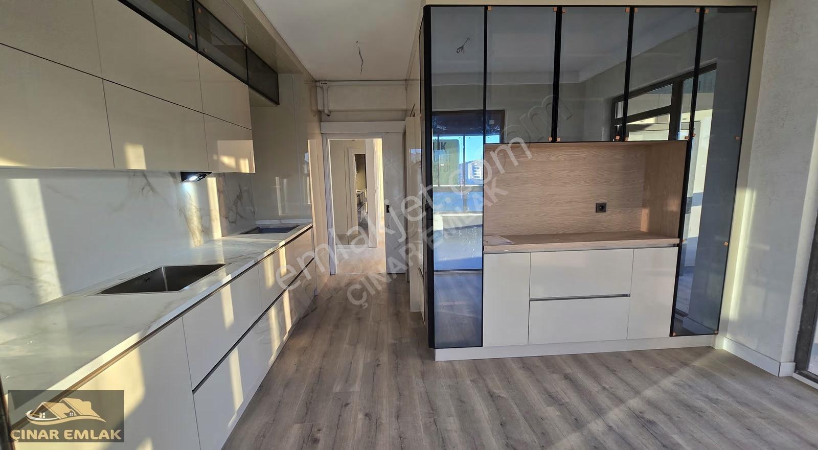 Dört Mevsim Ela Konutlarında Cadde Cepheli Satılık 4+1 Daire - Görsel 9