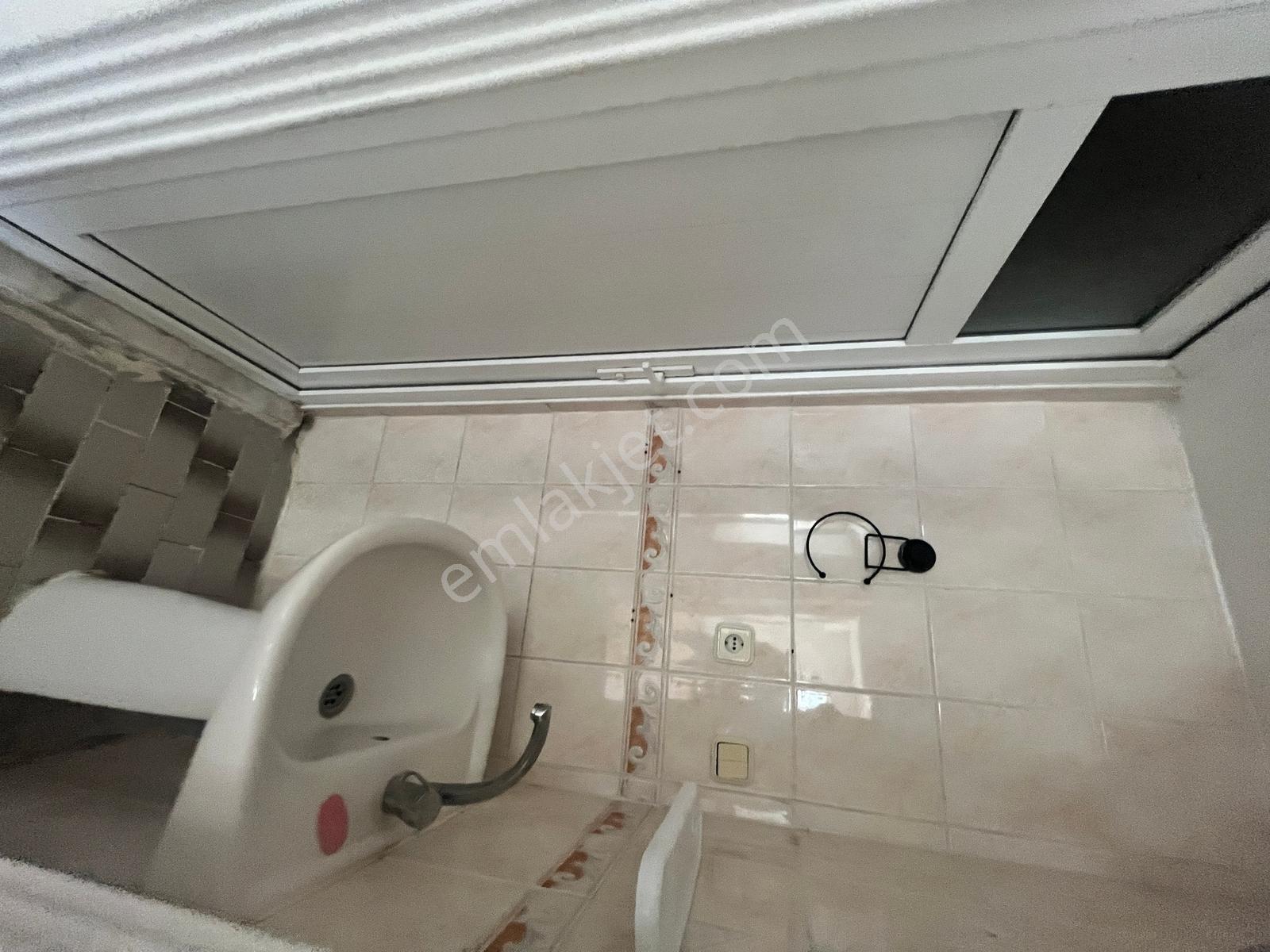 Ulus Caddesinde Kiralık Geniş 2+1 Arakat Daire - Görsel 8