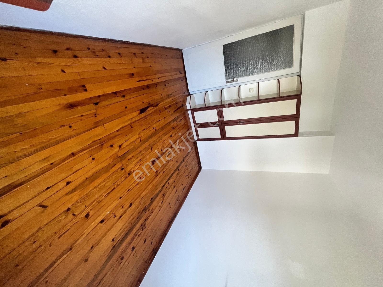 Ulus Caddesinde Kiralık Geniş 2+1 Arakat Daire - Görsel 7