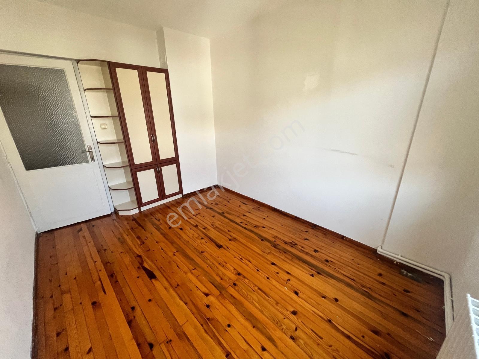 Ulus Caddesinde Kiralık Geniş 2+1 Arakat Daire - Görsel 19