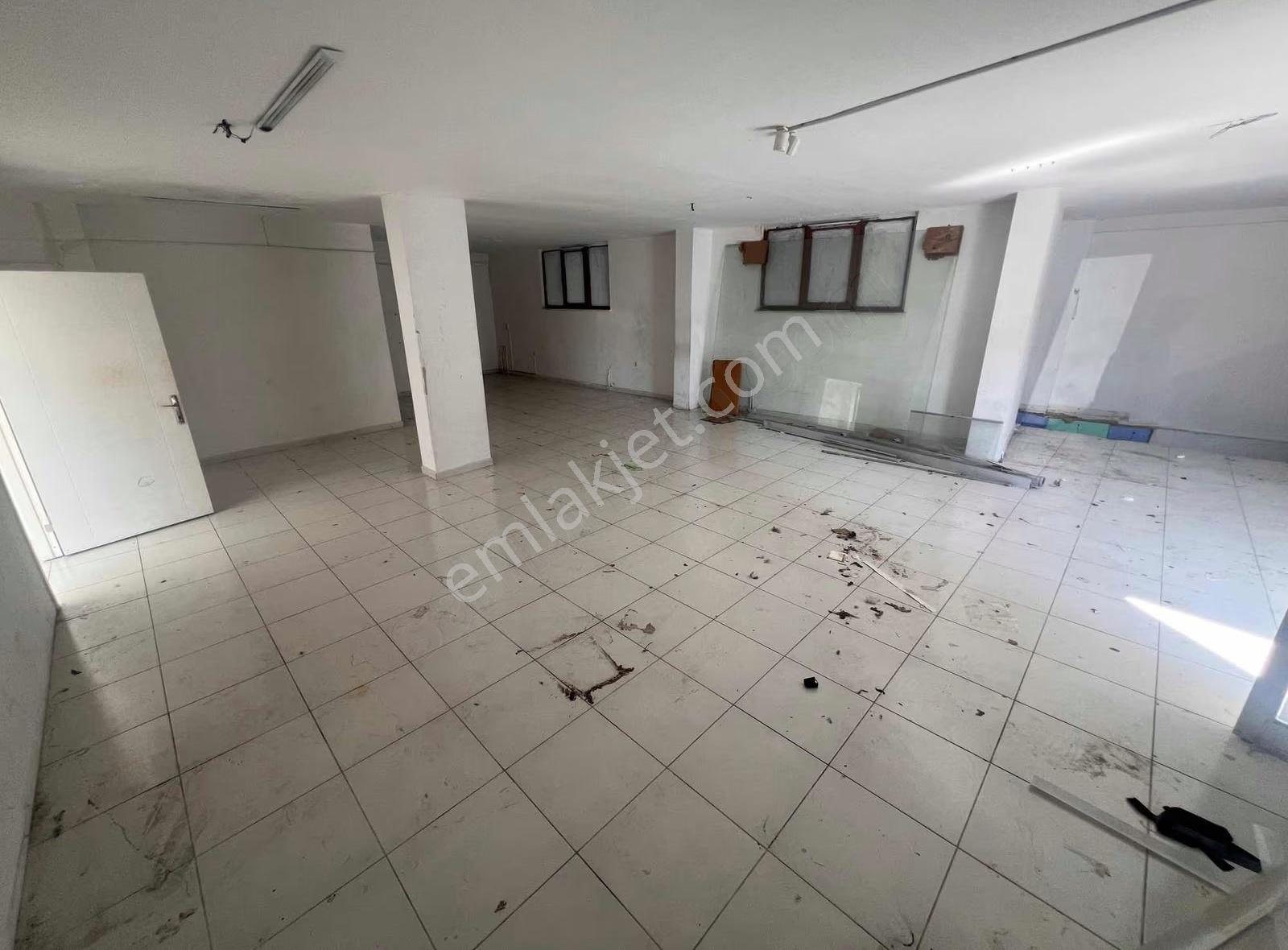 Esentepe'de Kiralık Depolu Dükkan - Görsel 9
