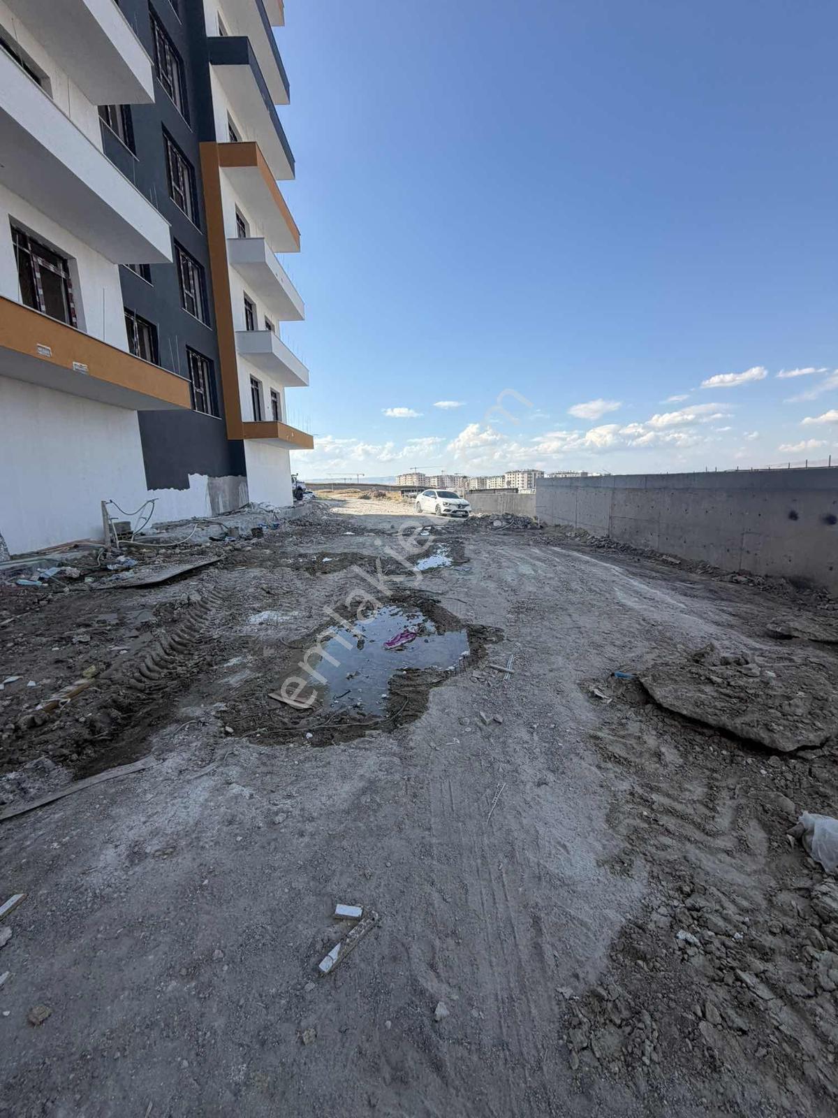 A L C Den Saraycıkta Yatırım Fırsatı 2+1 Ara Katta Site İçi - Görsel 14