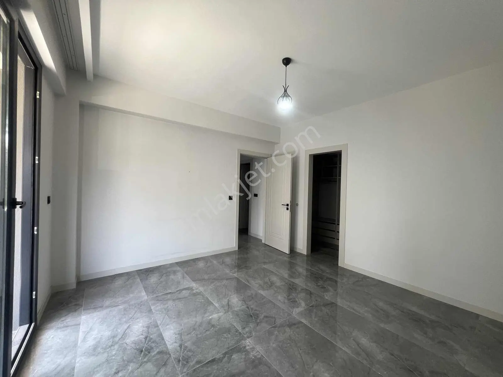 Şehzade'den Karahasanlı'da Kullanışlı 3+1 Kiralık Daire - Görsel 3