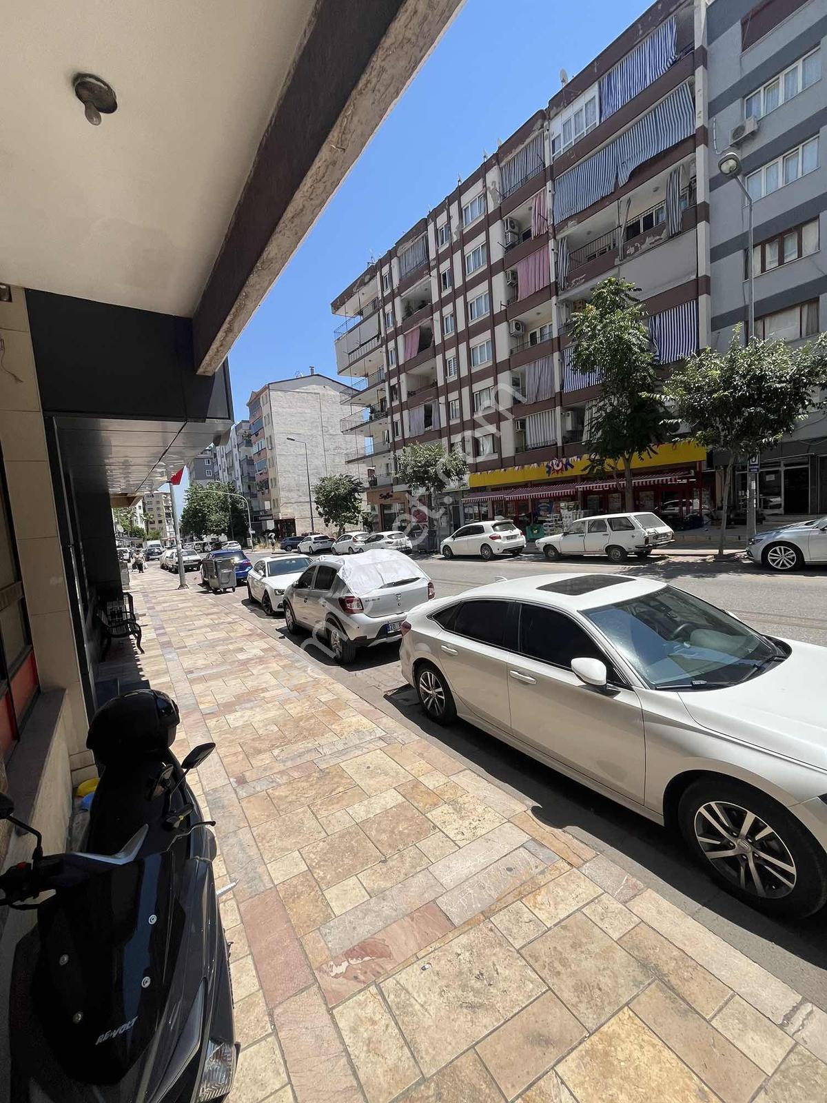 Kocabıyık Gayrimenkul'den Emek Ana Cadde Üzeri Satılık Dükkan - Görsel 6