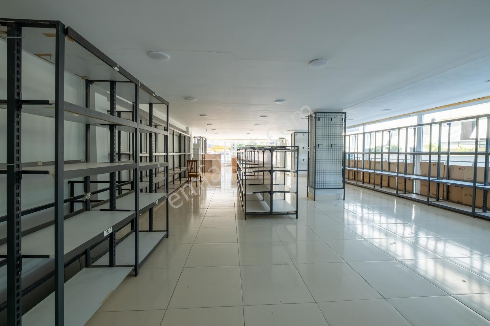 Cebesoy'da Köşe Başı 350 M² Kiralık Ticari Alan