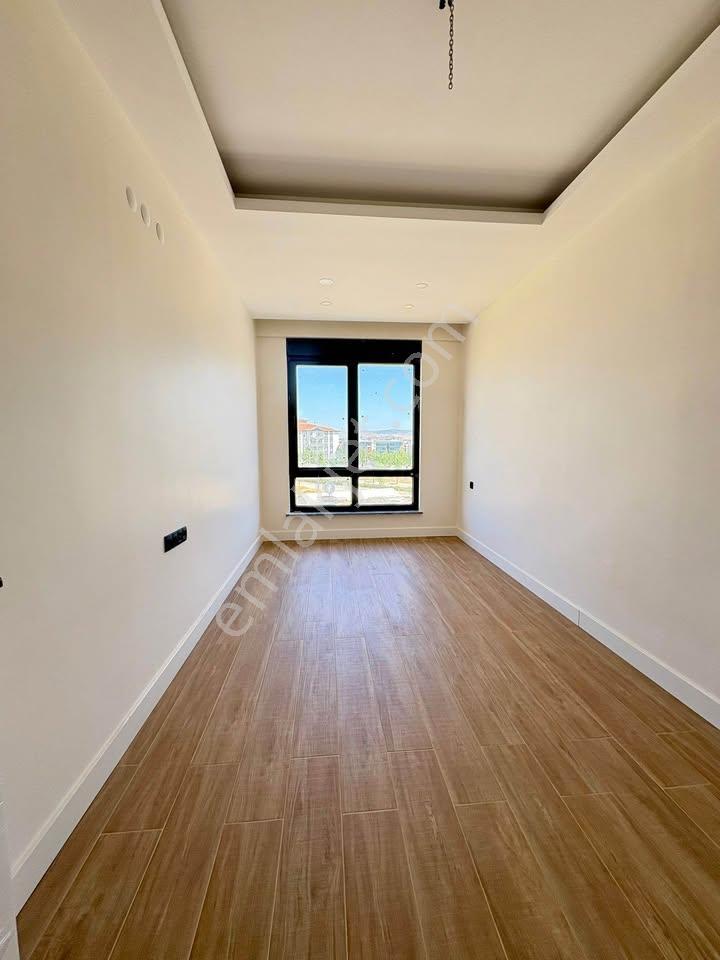 Güzelyurt Mh.metrobüse Yürüme Mesafesinde Ayrı Mutfaklı1+1 Daire - Görsel 5
