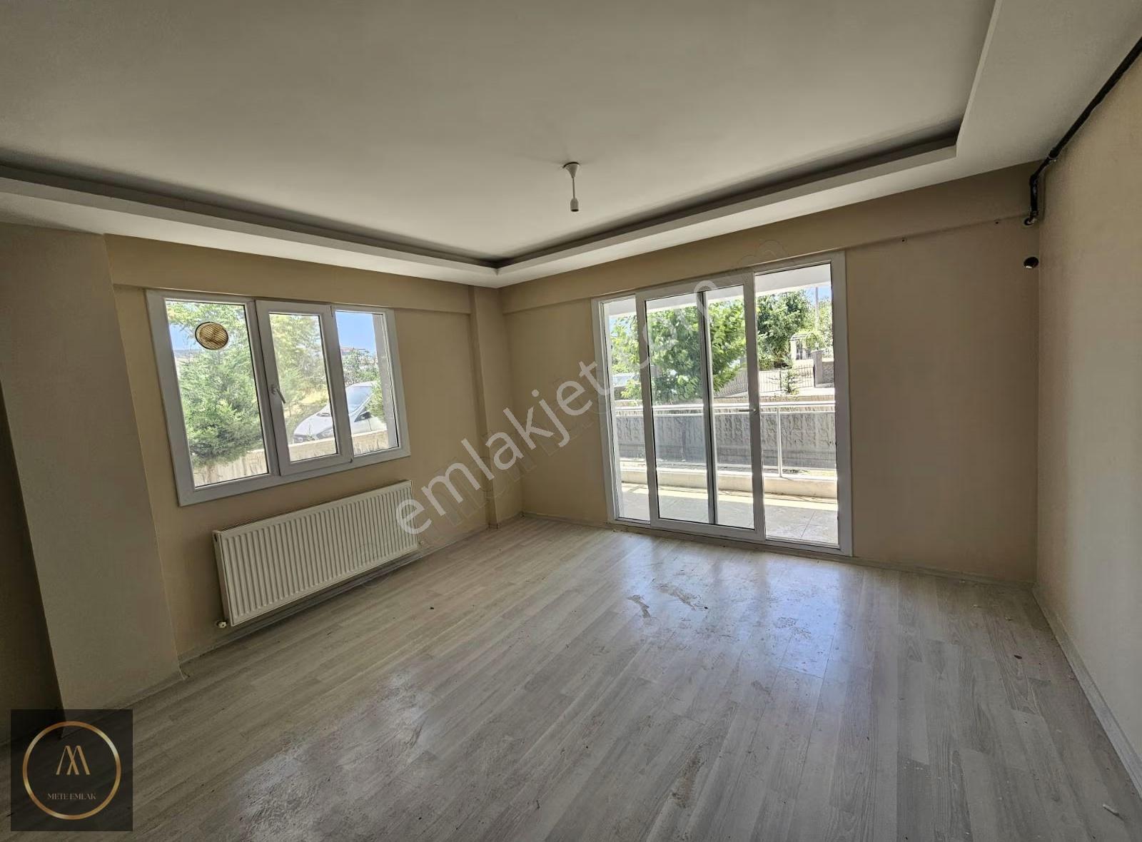 Muradiye Mh'de Kiralık Site İçi Daire 2+1 - Görsel 2