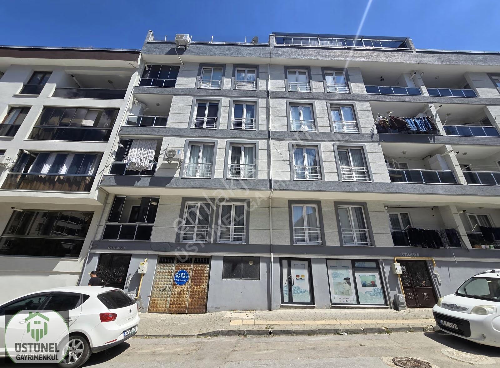 Üstünel'den Aile Binasında Arakat Ayrı Mutfaklı Satılık Daire - Görsel 3