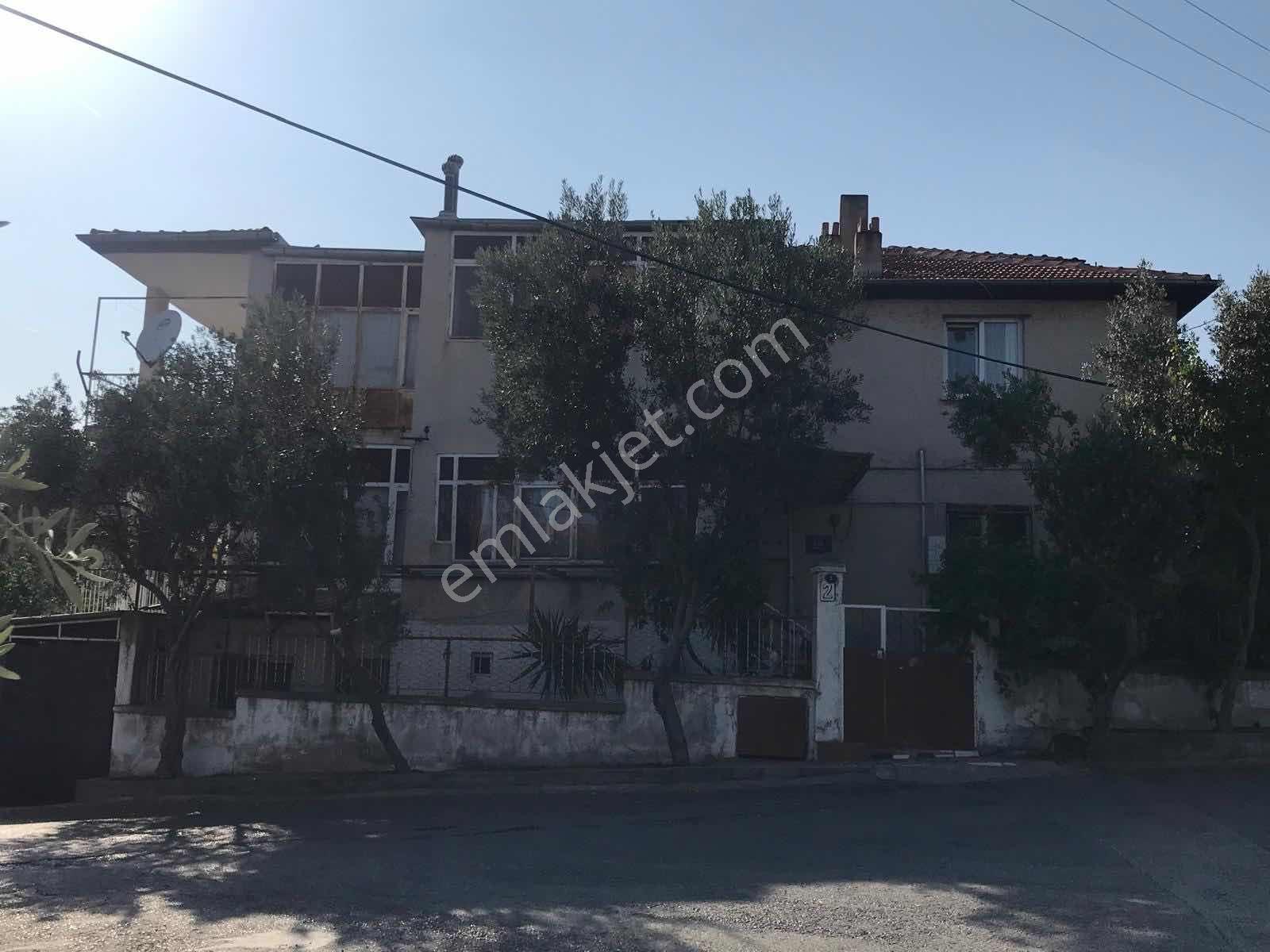 Bornova Atatürk Mah De Müstakil 235 M2 2 Katlı Kople Satı Bina - Görsel 7