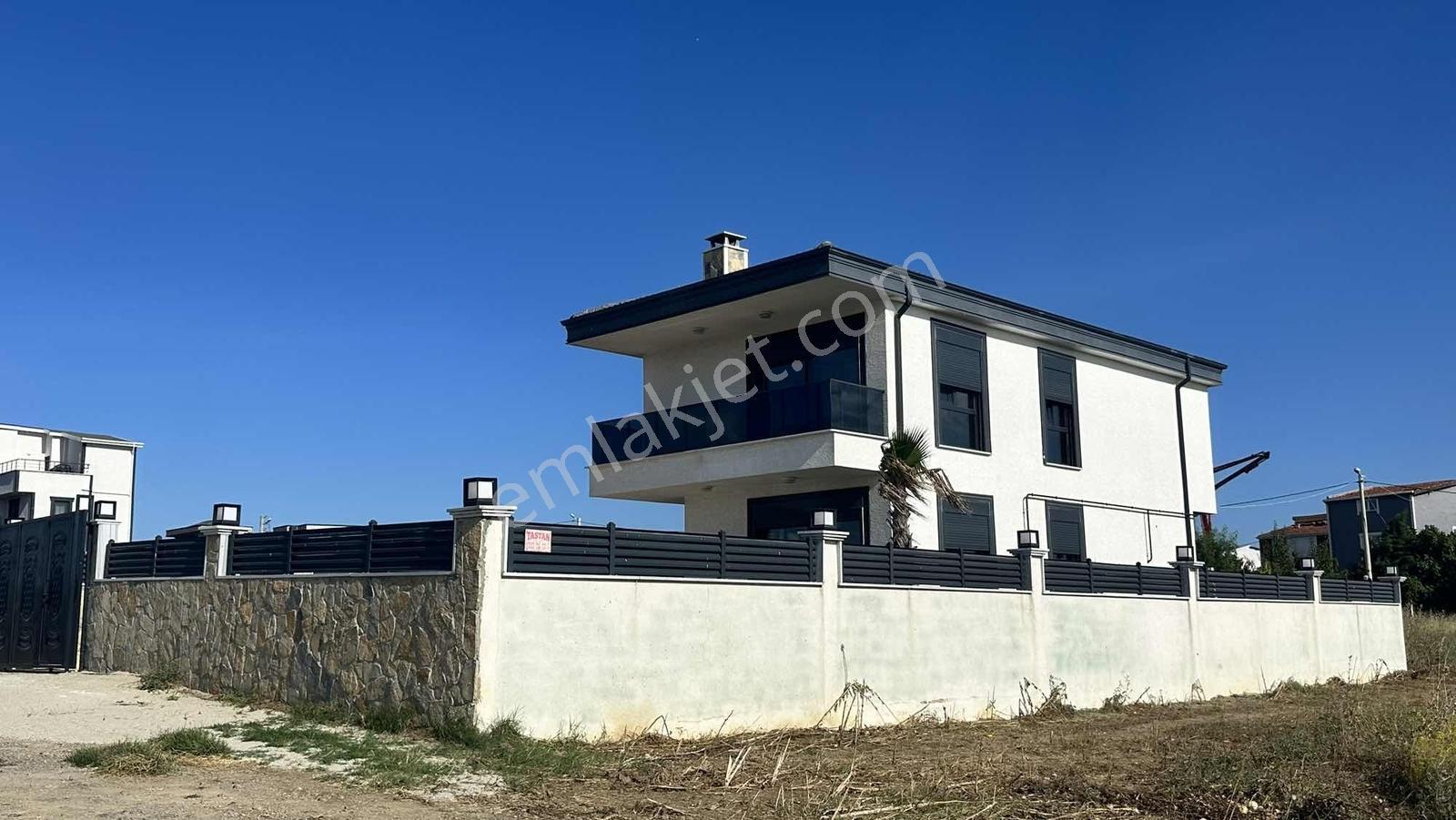 ^koyuncu Gyrm^yeniçiftlikte Havuzlu Müstakil Ultra Lüx 4+1 Villa - Görsel 34