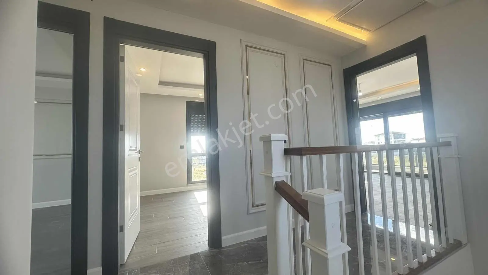^koyuncu Gyrm^yeniçiftlikte Havuzlu Müstakil Ultra Lüx 4+1 Villa - Görsel 31
