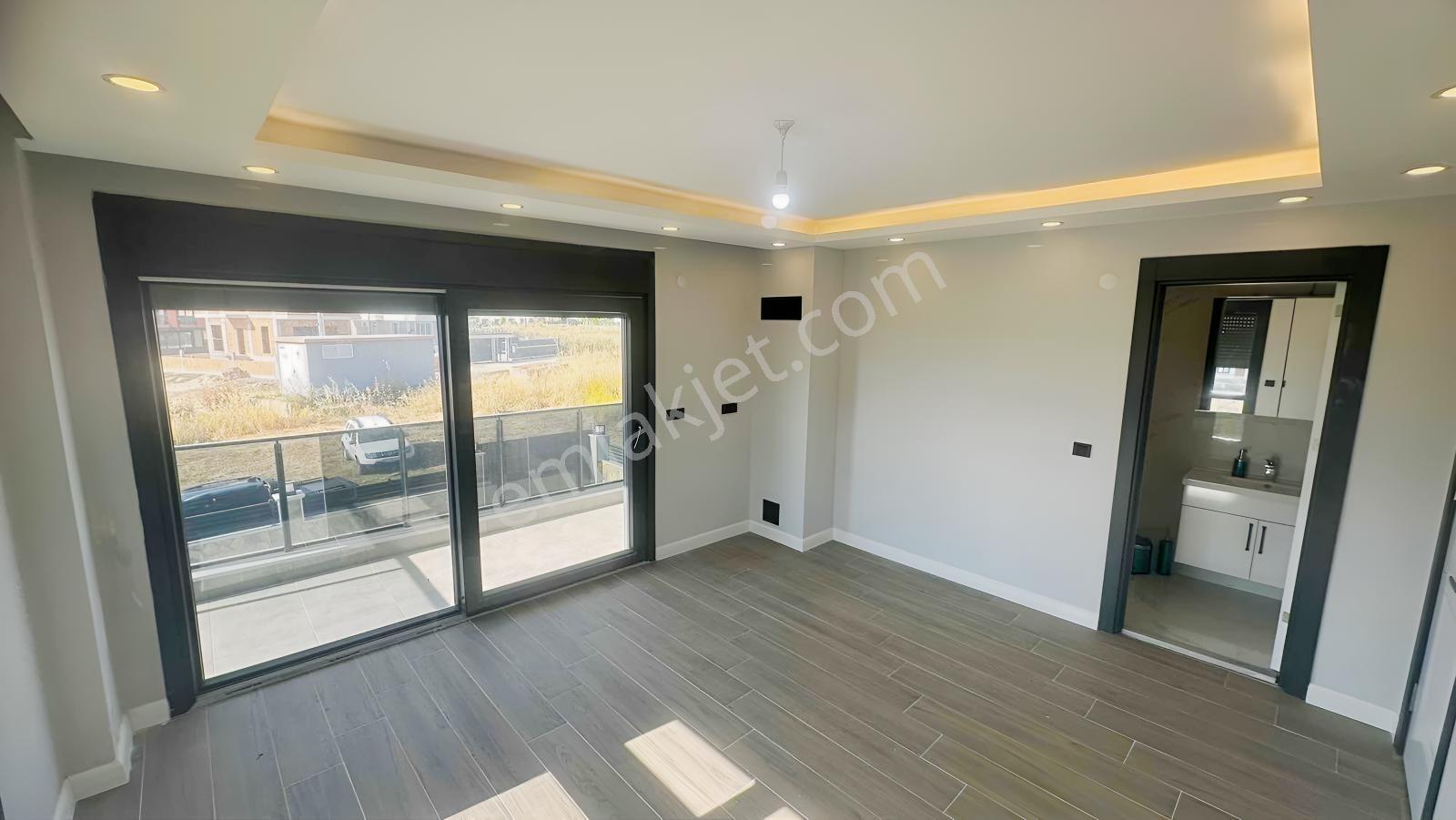 ^koyuncu Gyrm^yeniçiftlikte Havuzlu Müstakil Ultra Lüx 4+1 Villa - Görsel 30