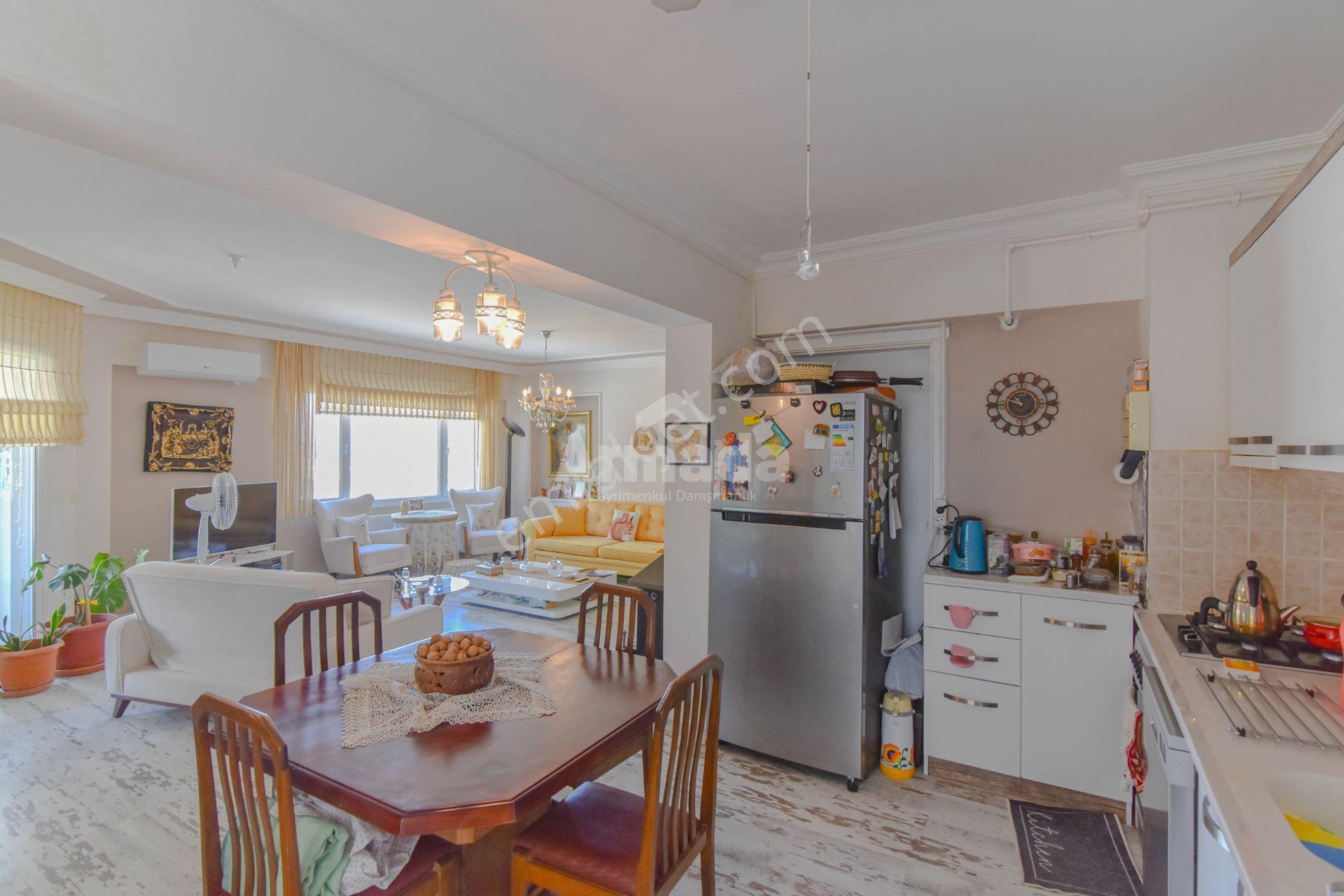 Kuşadası Değirmendere'de Panoramik Deniz Manzaralı Masrafsız 3+1 - Görsel 11