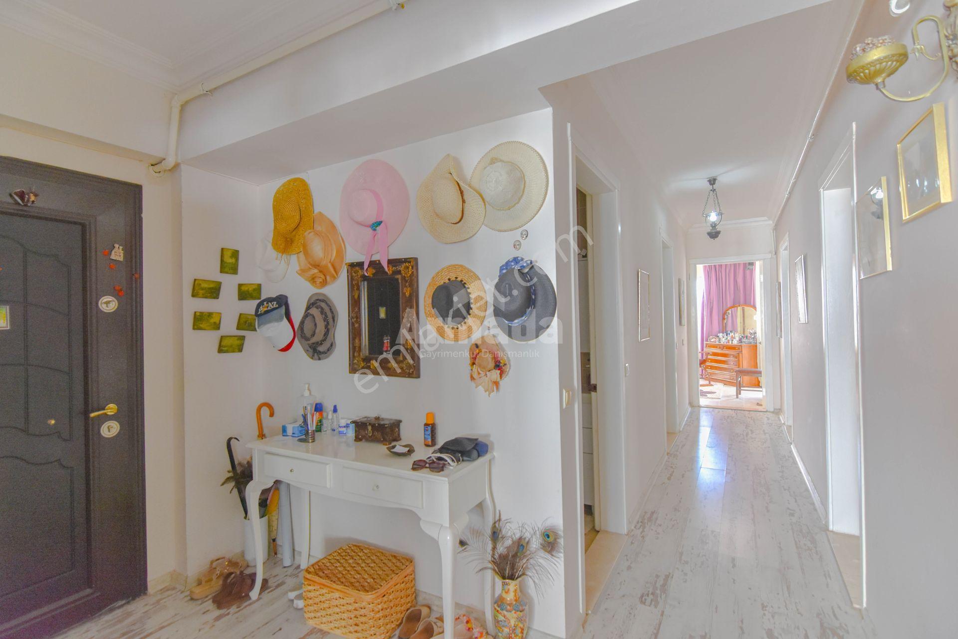 Kuşadası Değirmendere'de Panoramik Deniz Manzaralı Masrafsız 3+1 - Görsel 12