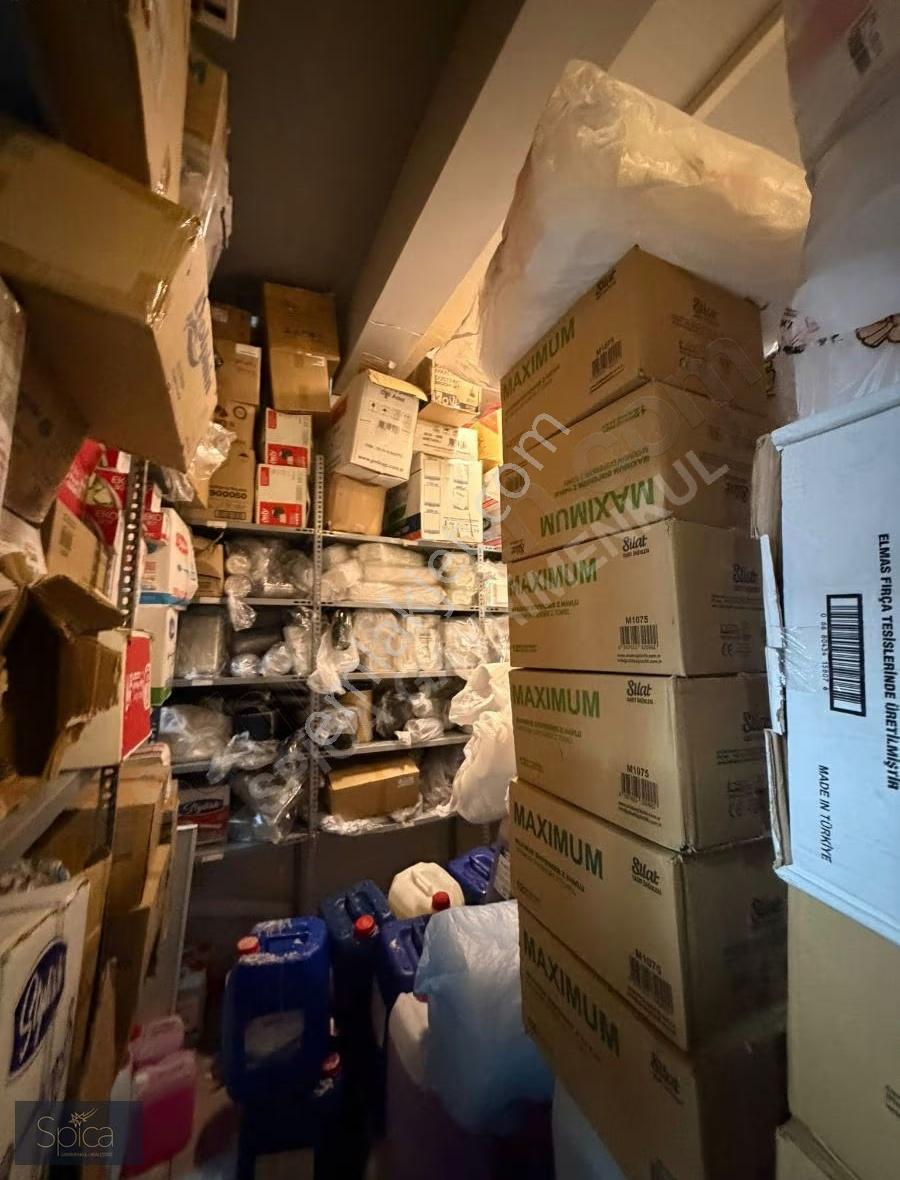Karşıyaka Çarşısının En İşlek Caddesinde Satılık Dükkan - Görsel 9