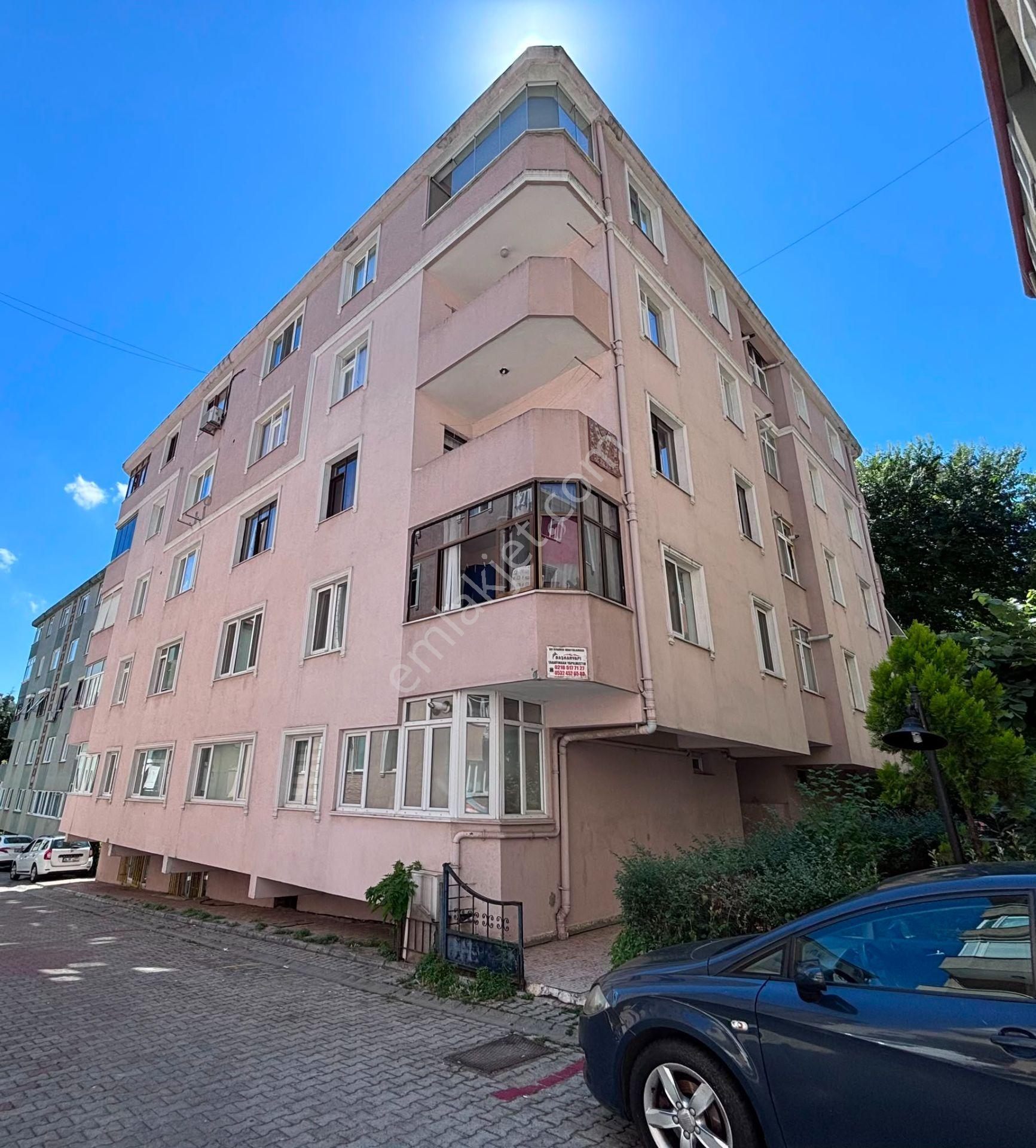 Bulgurlu Gürpınar Sitesi'nde, Metroya Yakın, Bakımlı 2+1 Daire