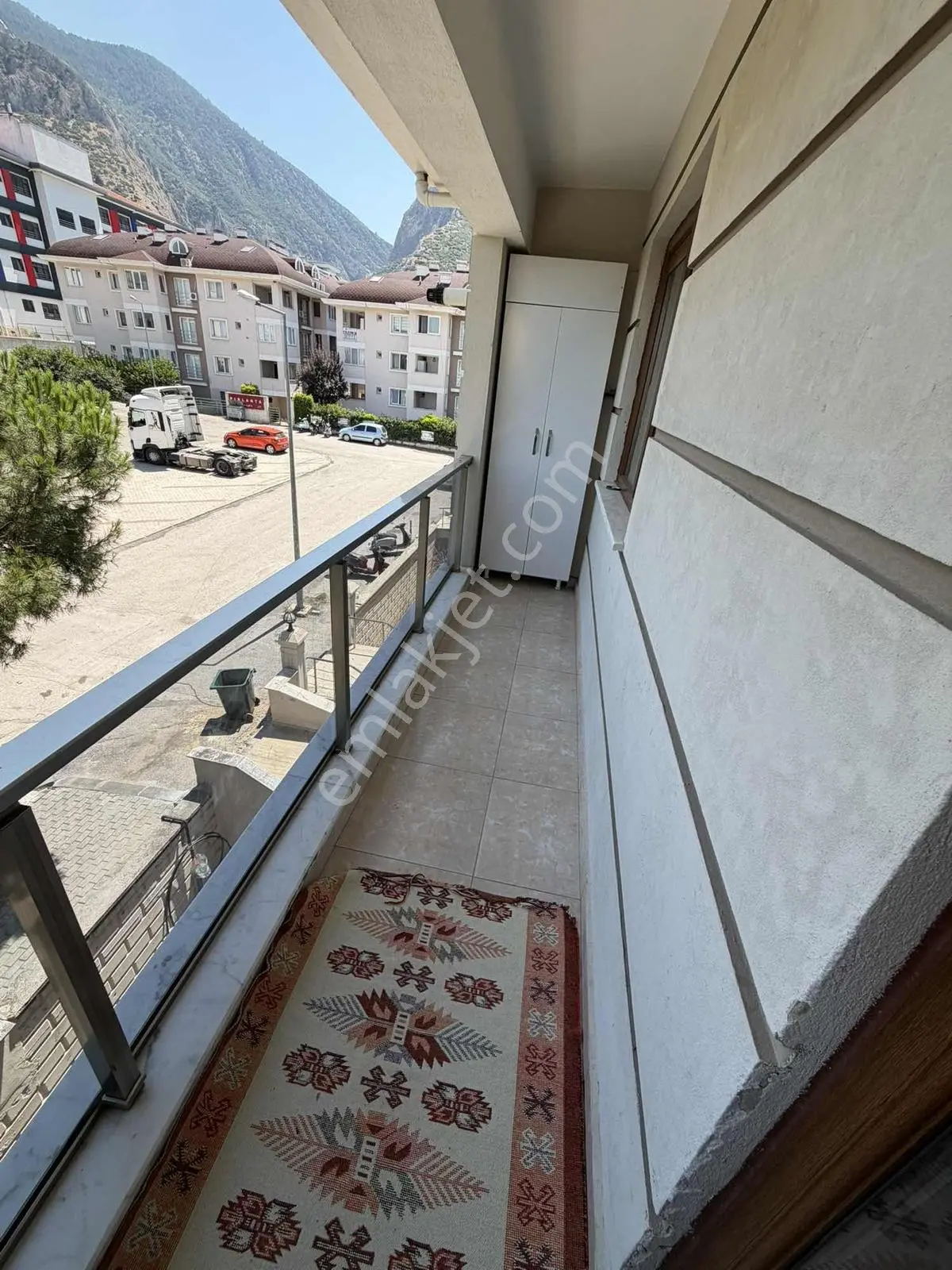 Üniversiteye Yakın Ara Kat Balkonlu Elektrik Su Dahil Eşyalı Apt - Görsel 5