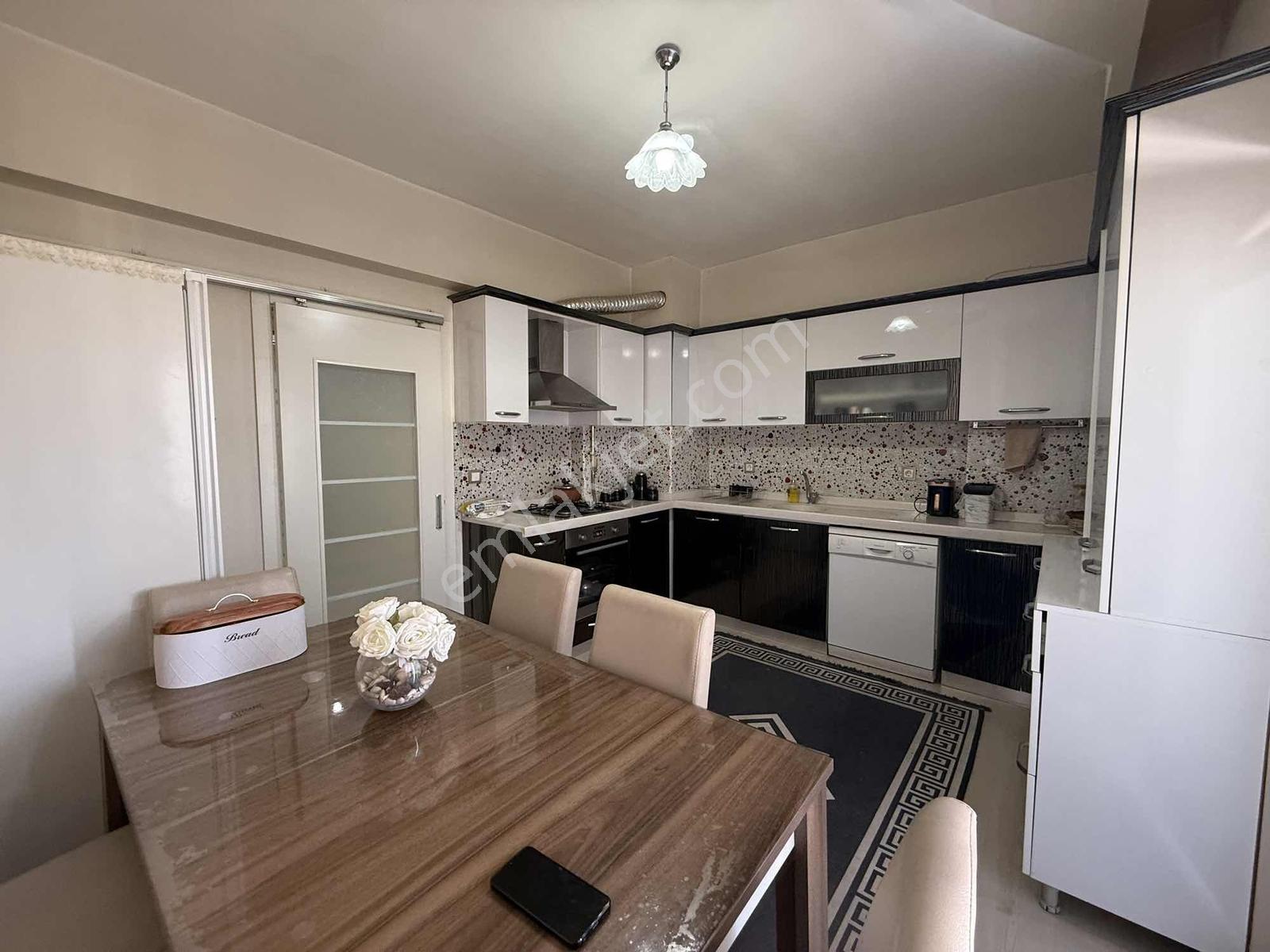 Sakarya Mah. 3+1 Yapılı Daire - Görsel 18