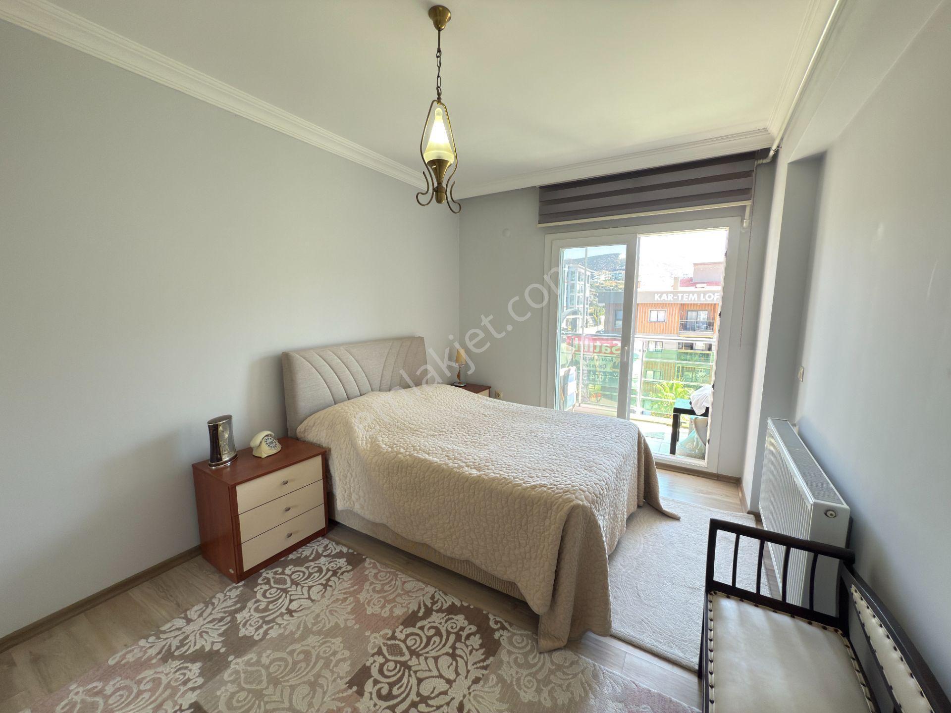 Kuşadası Ege Mahallesi'nde Havuzlu Sıtede Geniş Ve Ferah Satılık 3+1 Daire - Görsel 26