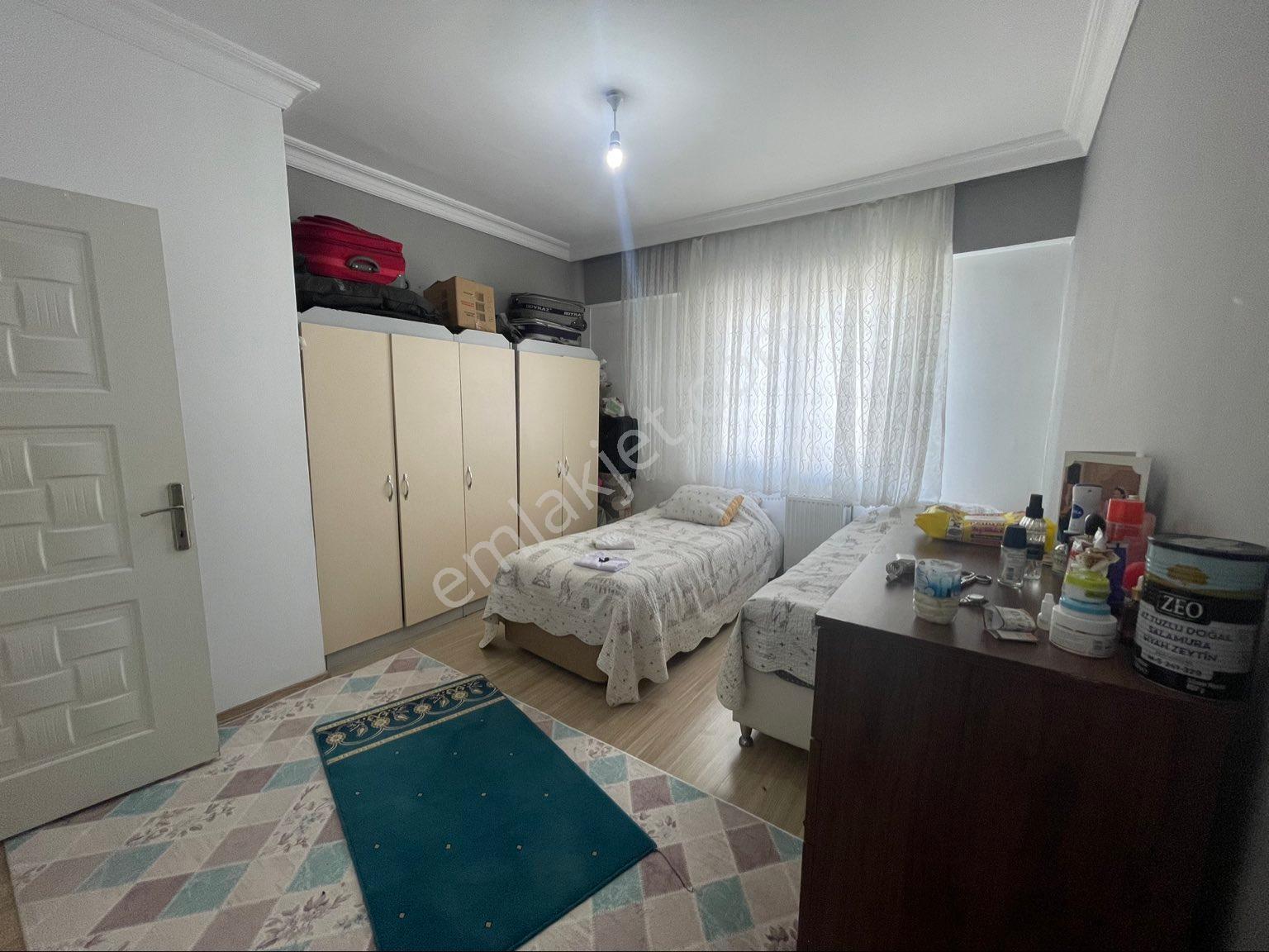 Fiyat Düştü Acil! Metrobüse Yürüme Mesafesinde Aile Sitesi 3+1 - Görsel 9