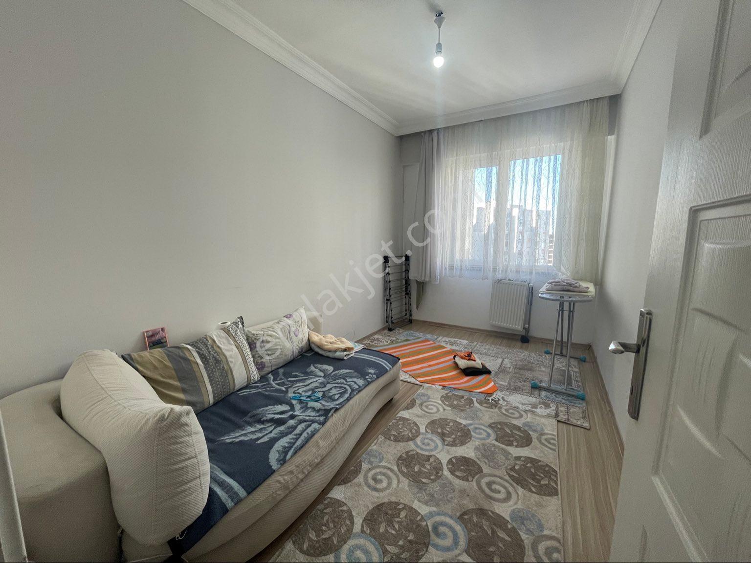 Fiyat Düştü Acil! Metrobüse Yürüme Mesafesinde Aile Sitesi 3+1 - Görsel 13