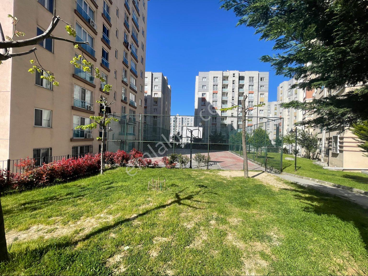Fiyat Düştü Acil! Metrobüse Yürüme Mesafesinde Aile Sitesi 3+1 - Görsel 45