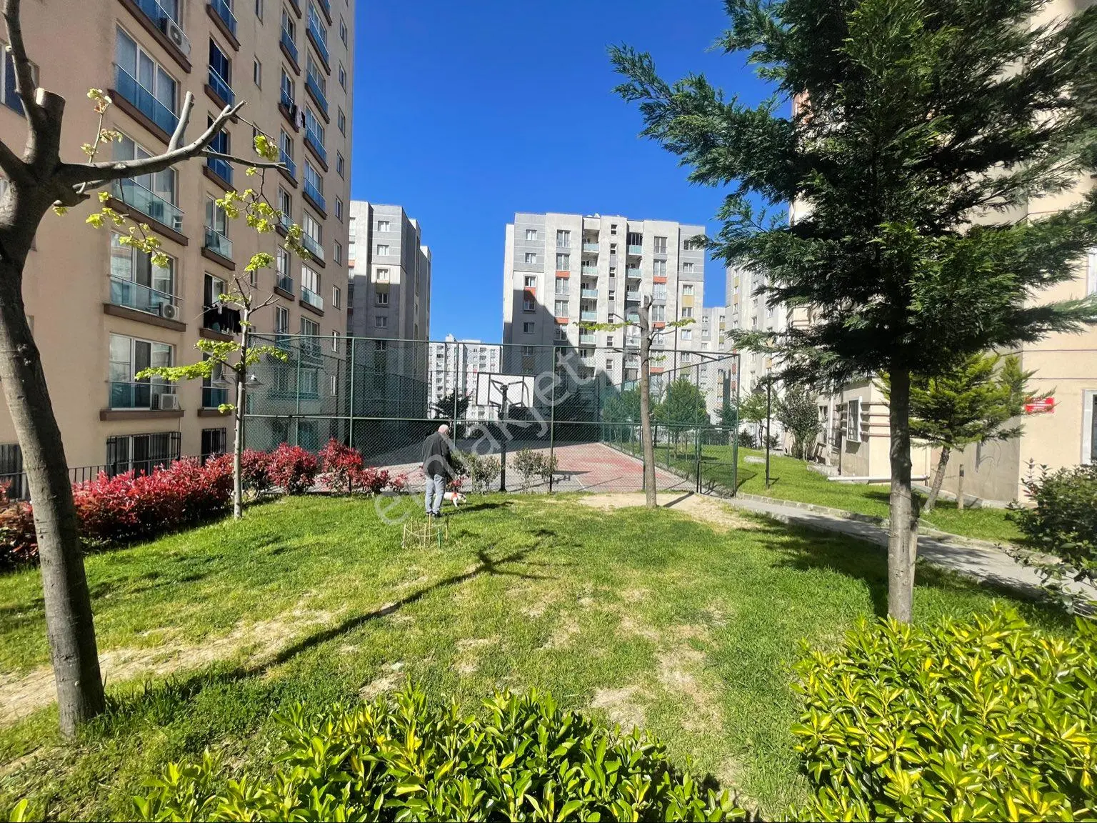 Fiyat Düştü Acil! Metrobüse Yürüme Mesafesinde Aile Sitesi 3+1 - Görsel 42